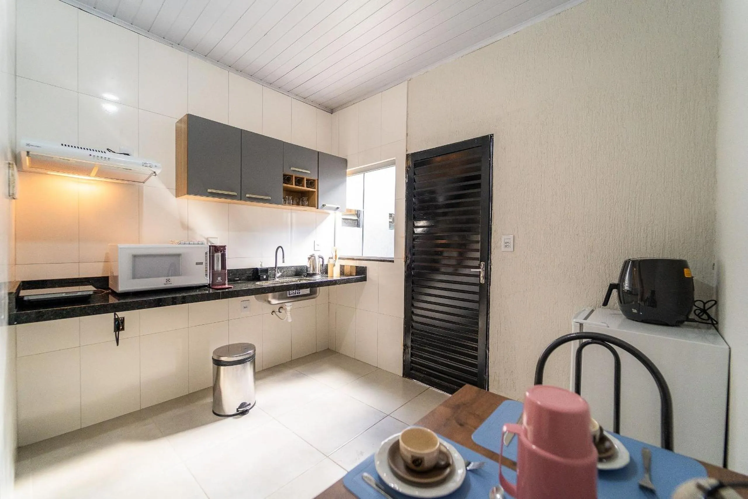 Apartamentos 1Qto, Cozinha Completa, até 4 hospedes Jr Catito