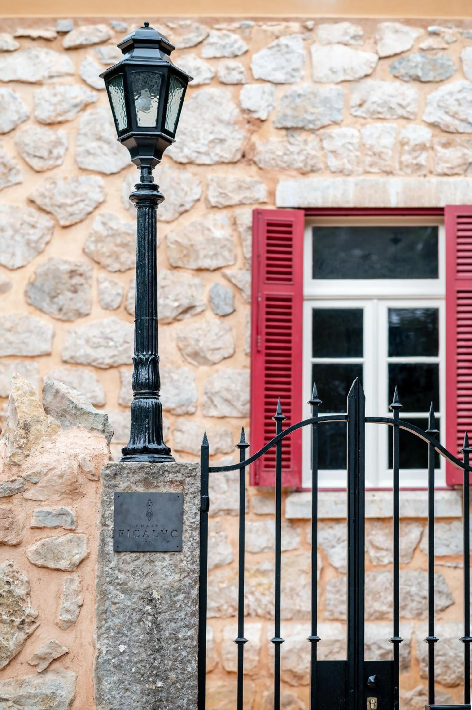 Facade/entrance in Chalet Ficalho
