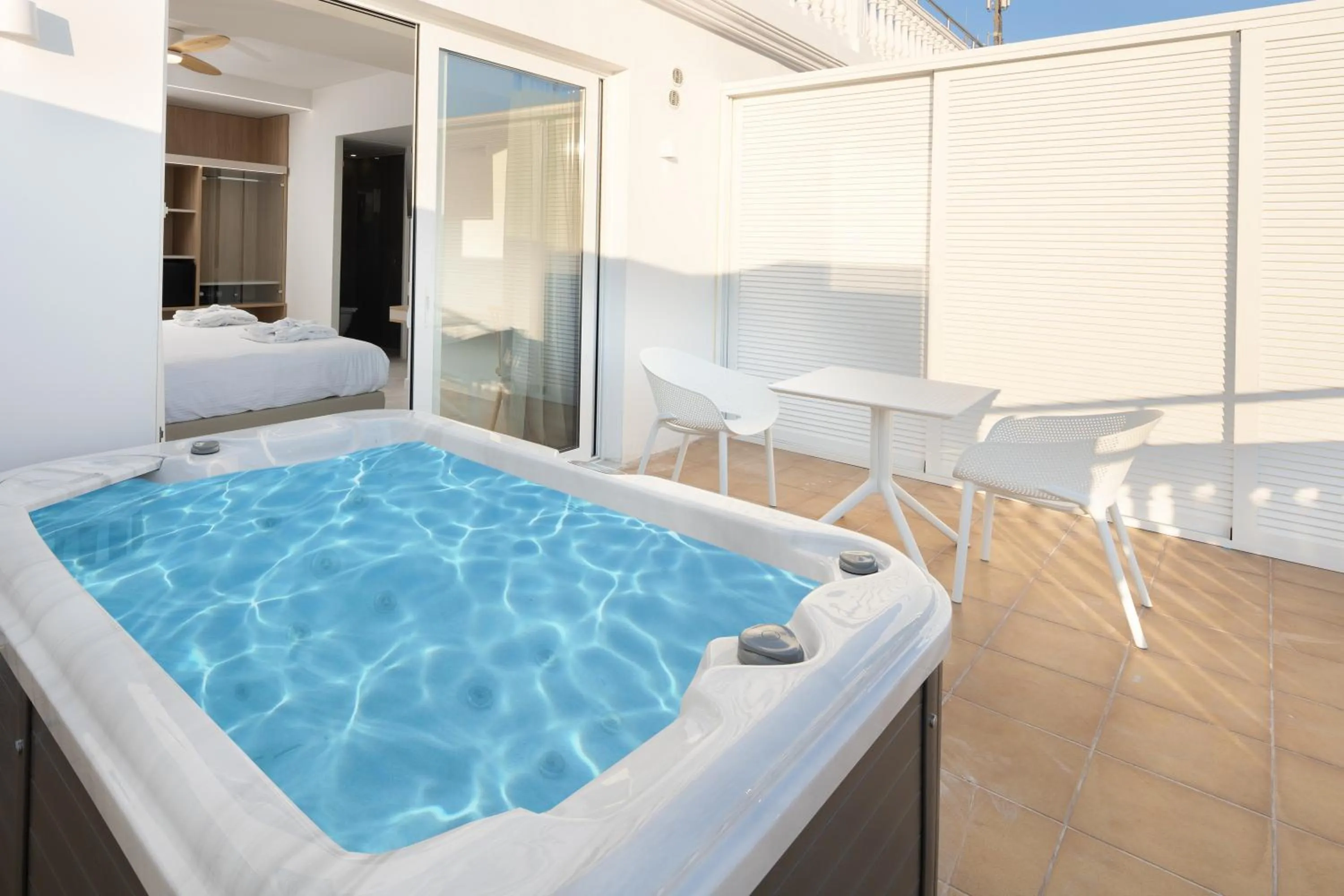 Hot Tub in Epavli Grace Hotel