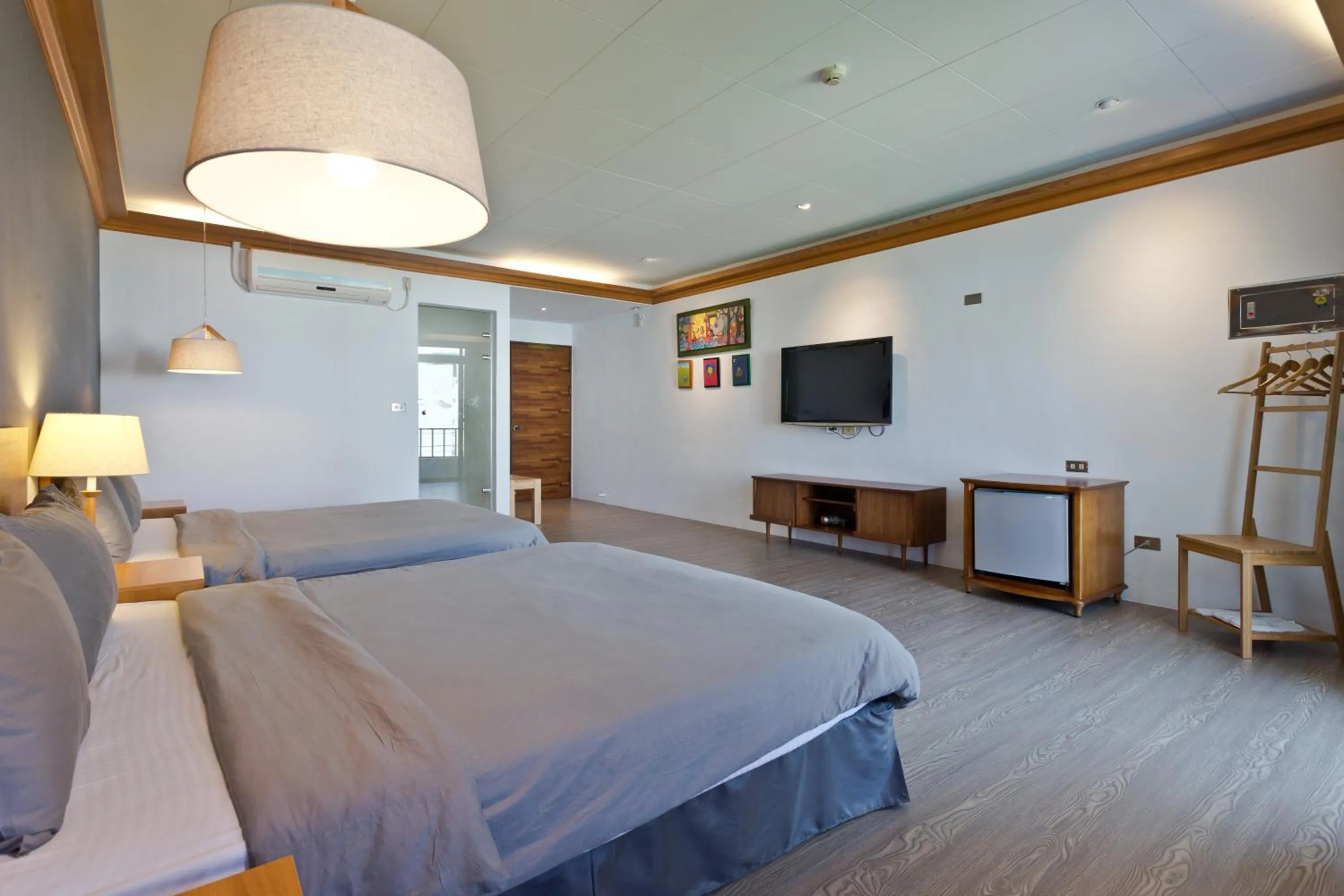 Shower, Bed in Kenting Cozy B&B