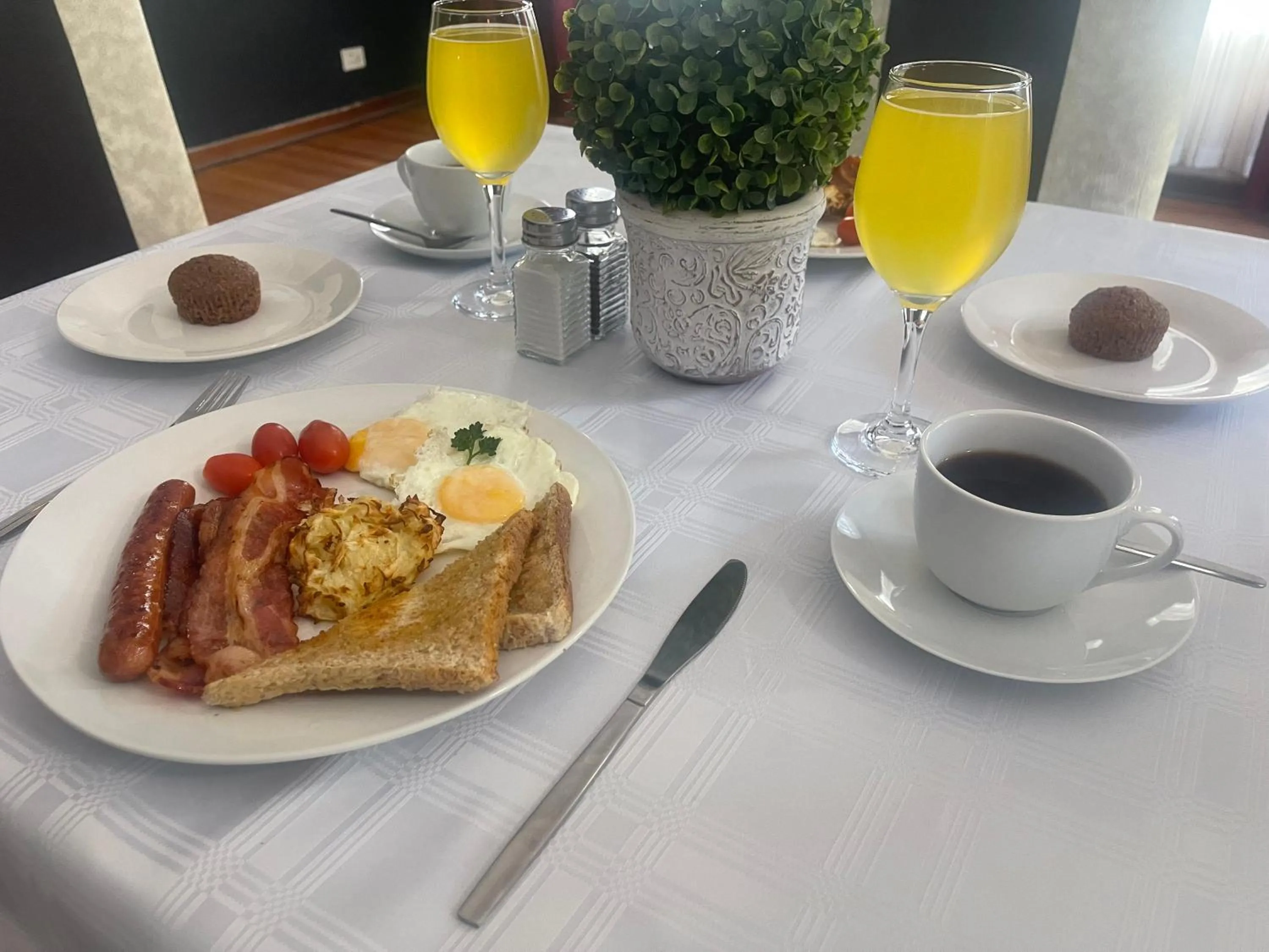 Breakfast in Grants Hill Inn