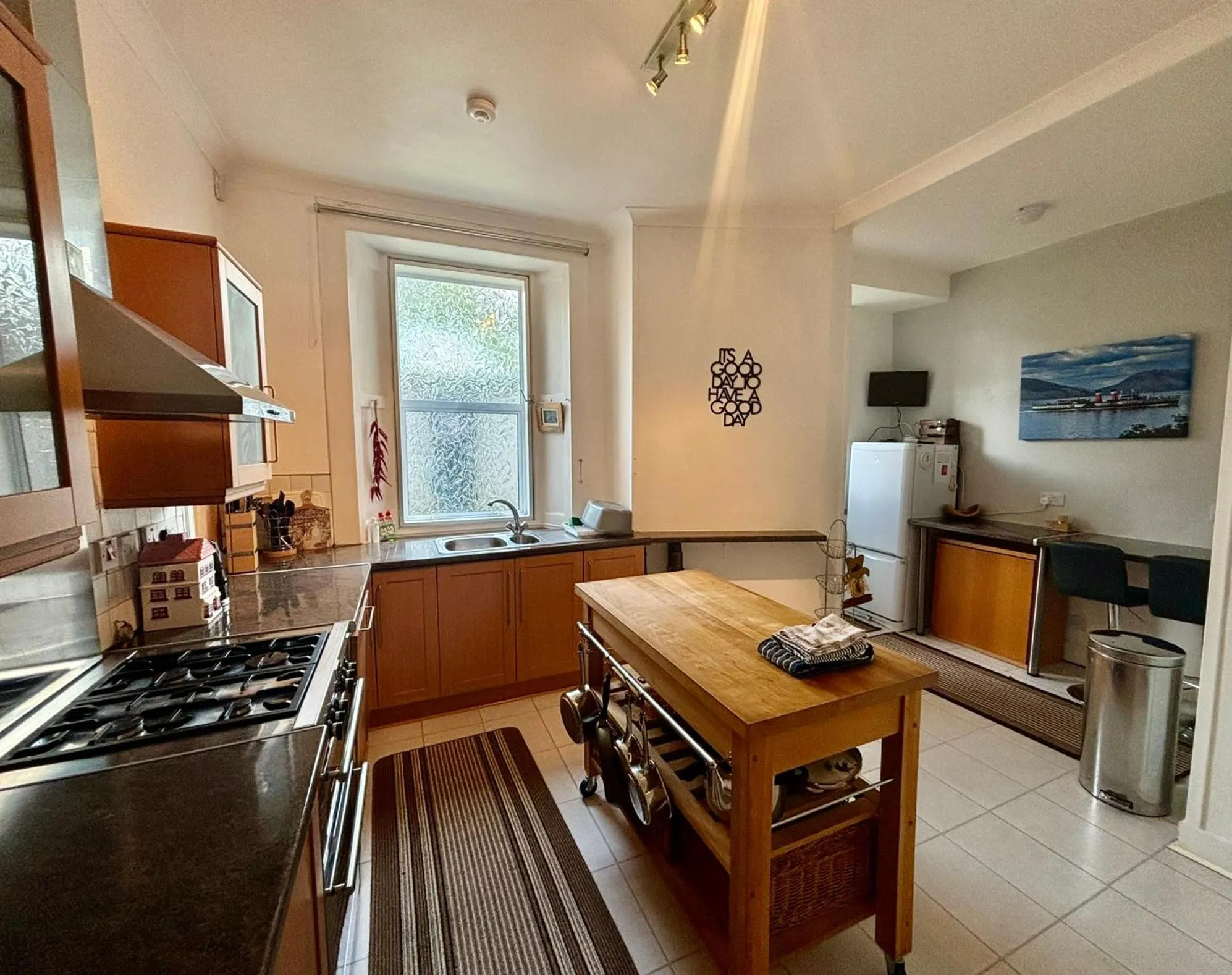 Kitchen or kitchenette in Bayside - Breathtaking views of the Clyde