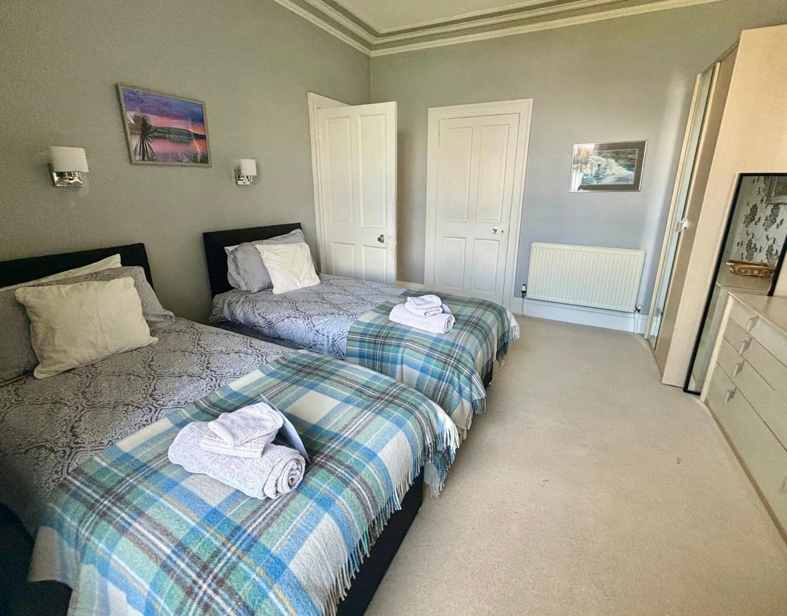 Bedroom, Bed in Bayside - Breathtaking views of the Clyde