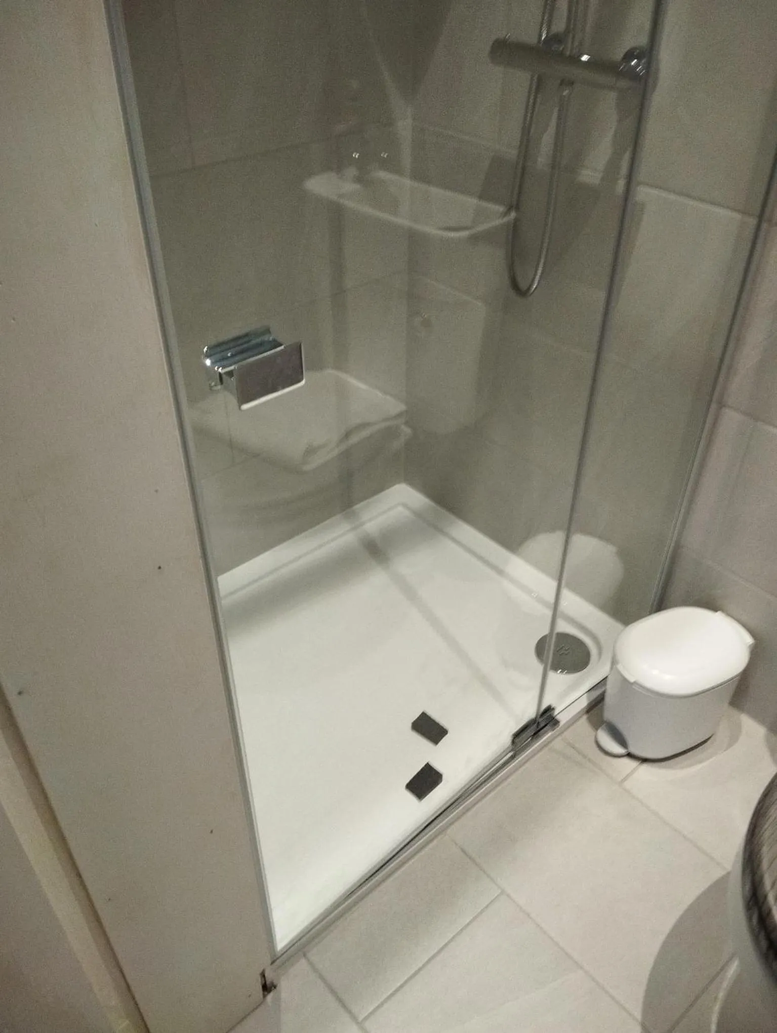 Shower in Bayside - Breathtaking views of the Clyde