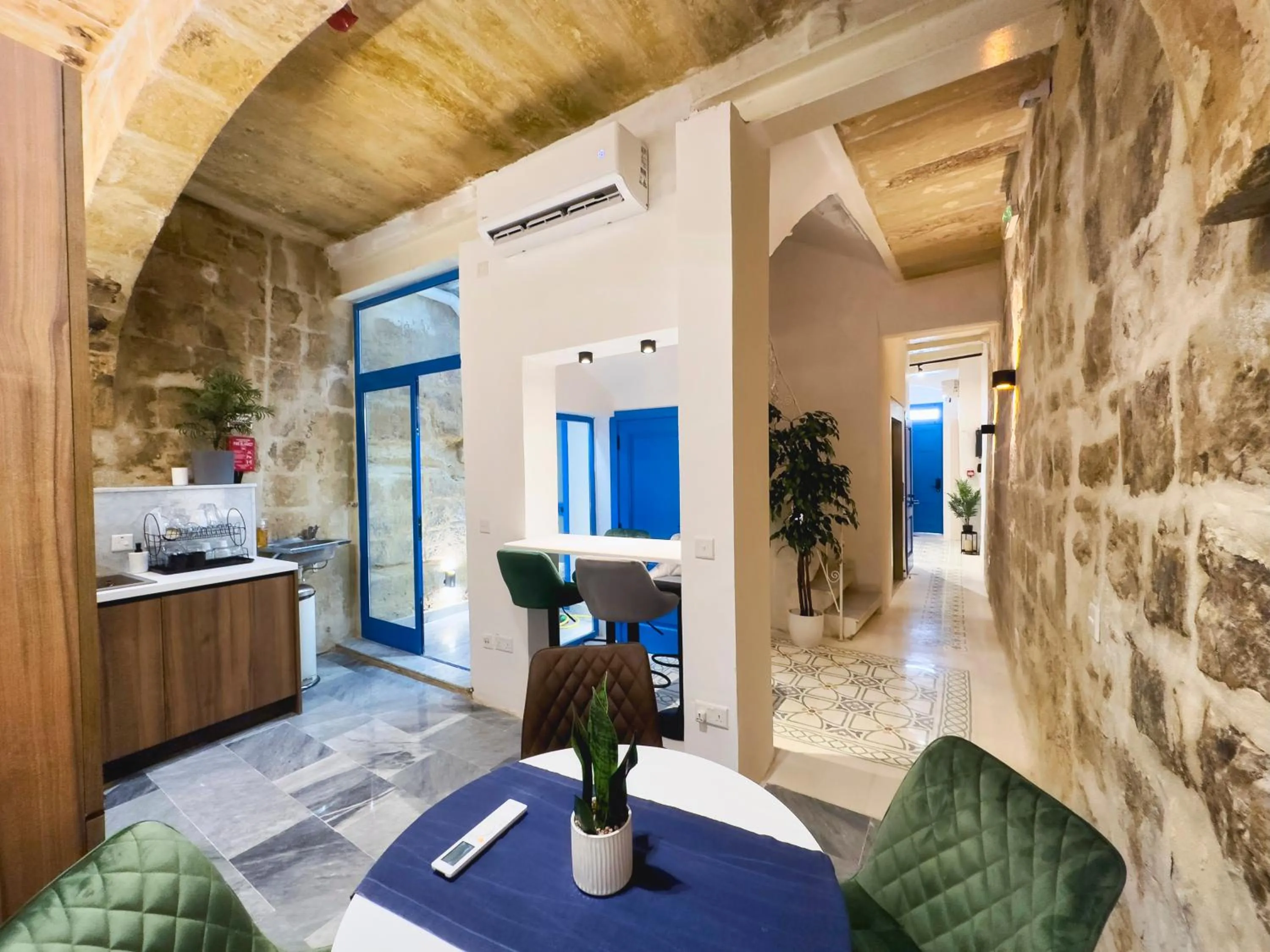 Mandera's Boutique Suites & Dorms