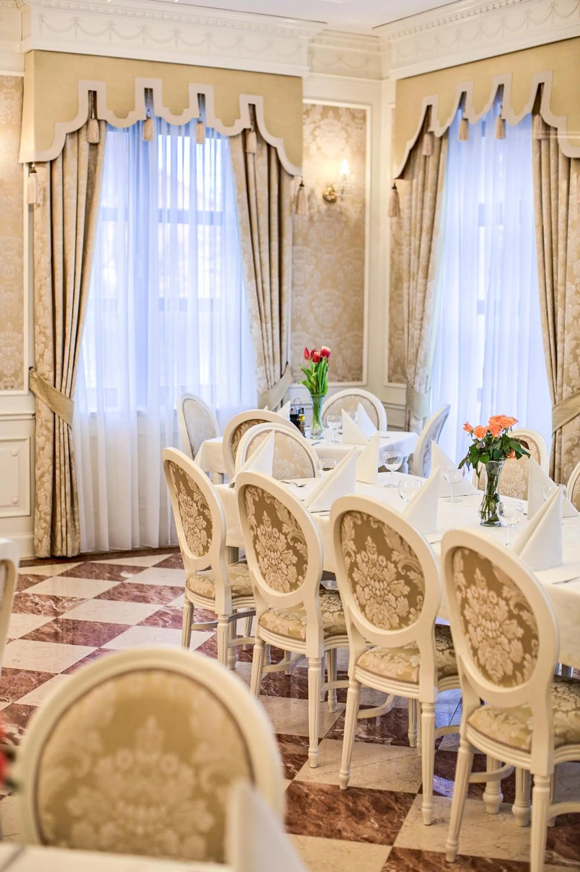 Restaurant/places to eat in Hotel Jarosław