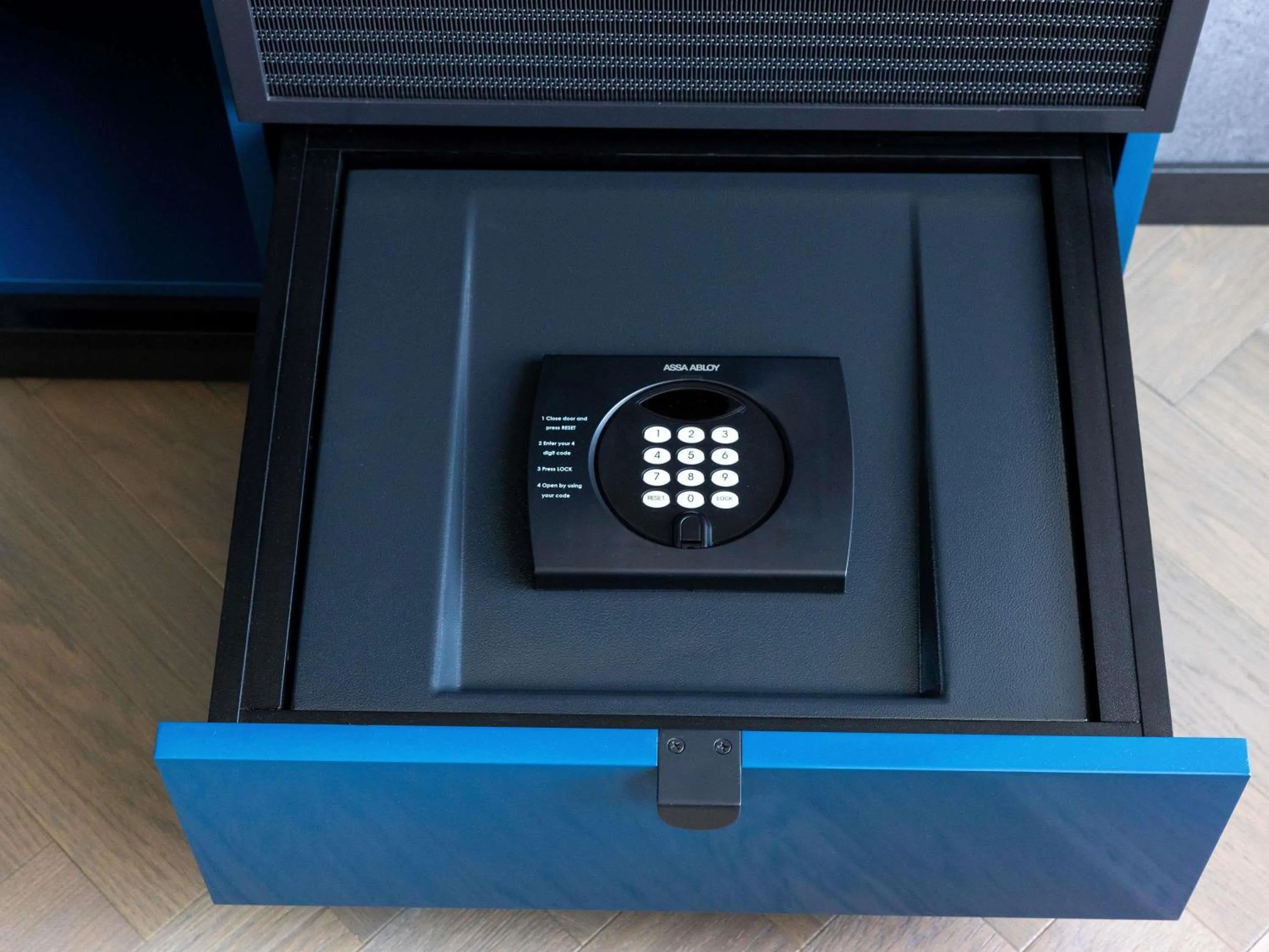 Bedroom in Mercure Tokyo Haneda Airport