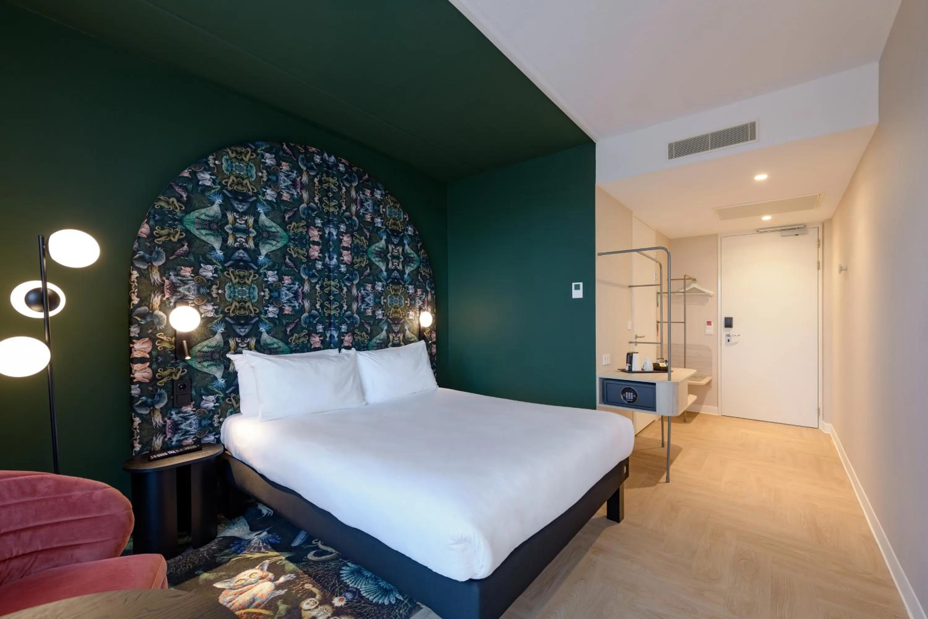 Bed in ibis Styles Rotterdam Ahoy