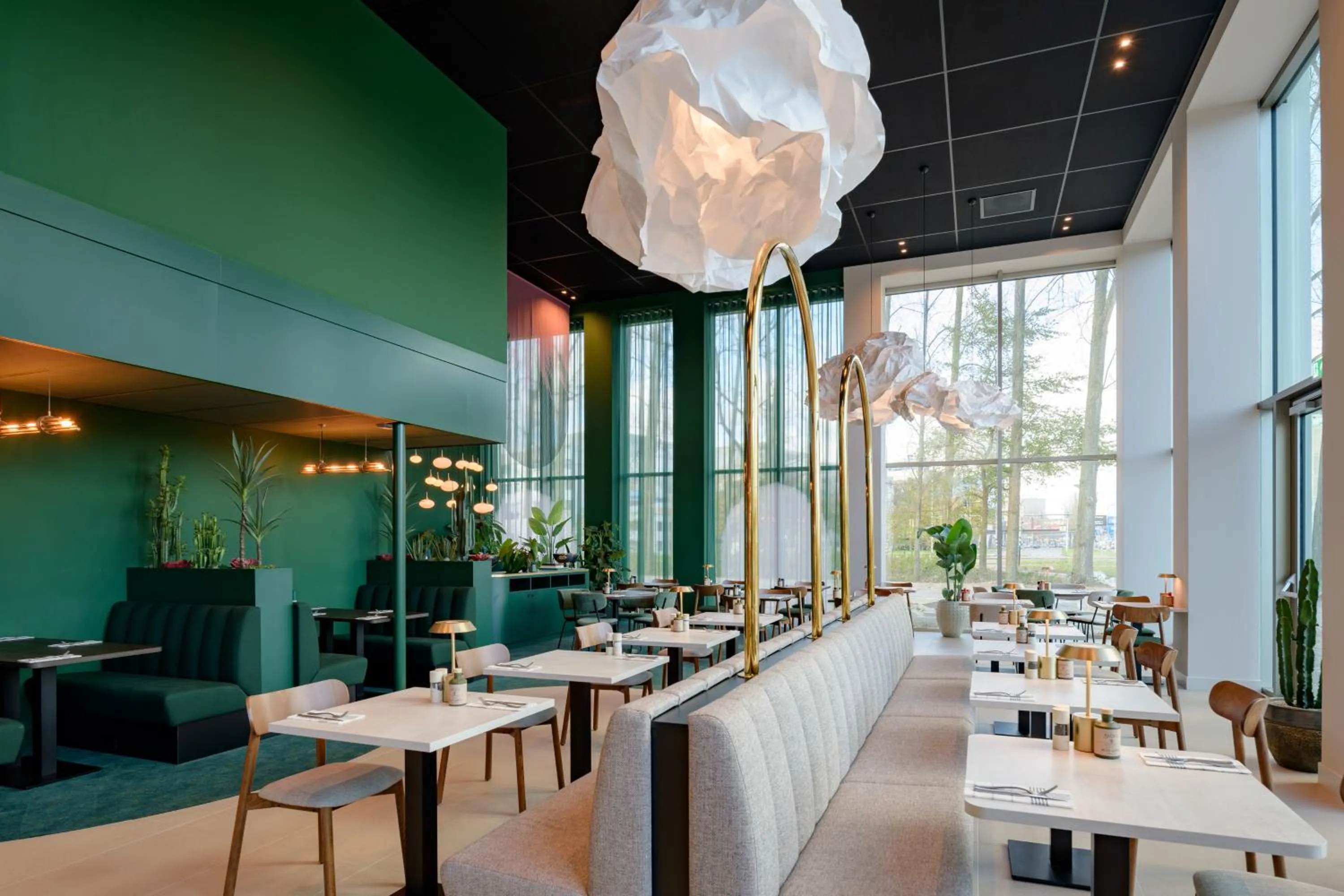Restaurant/places to eat in ibis Styles Rotterdam Ahoy