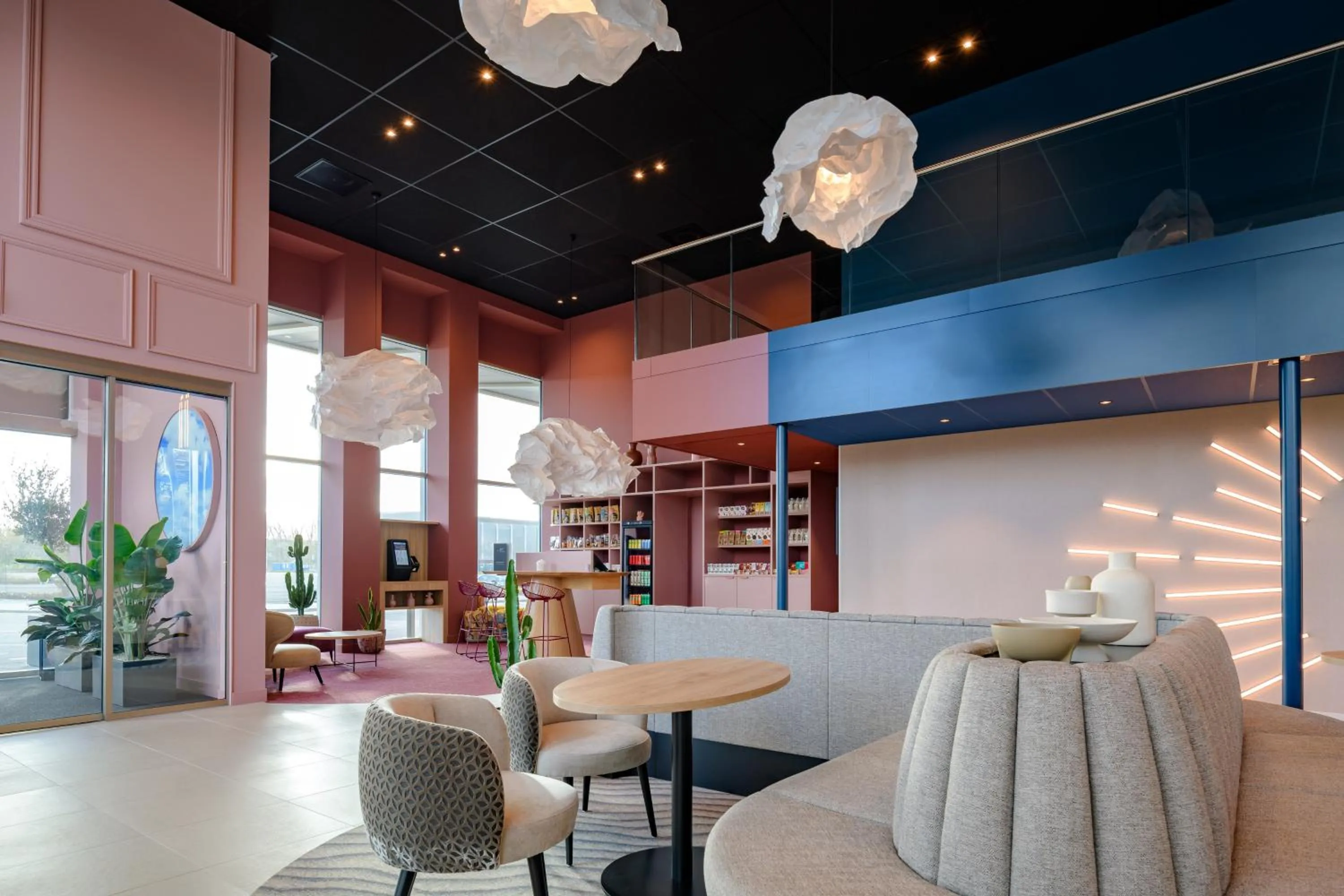 Lobby or reception in ibis Styles Rotterdam Ahoy