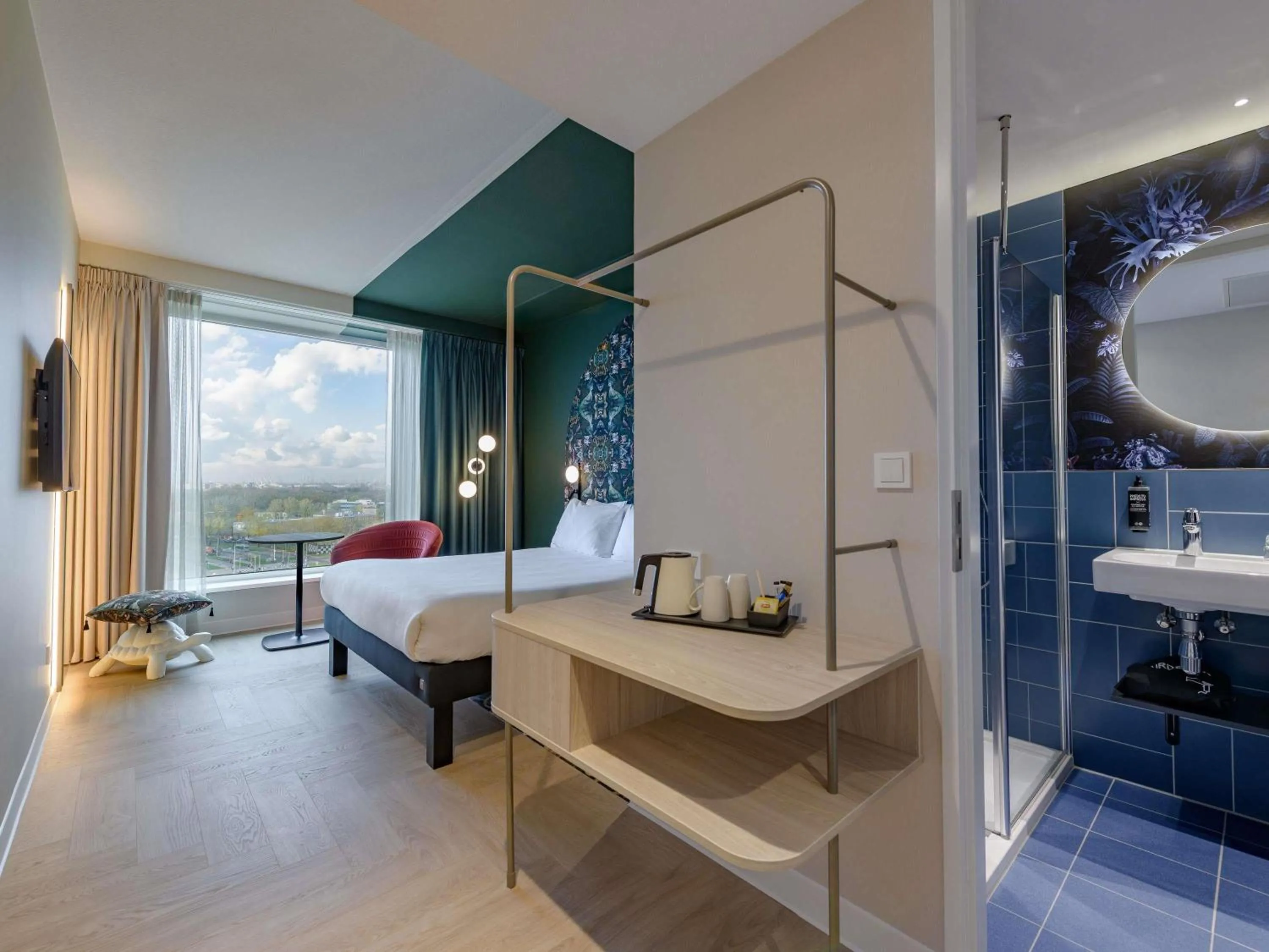 Property building, Bed in ibis Styles Rotterdam Ahoy