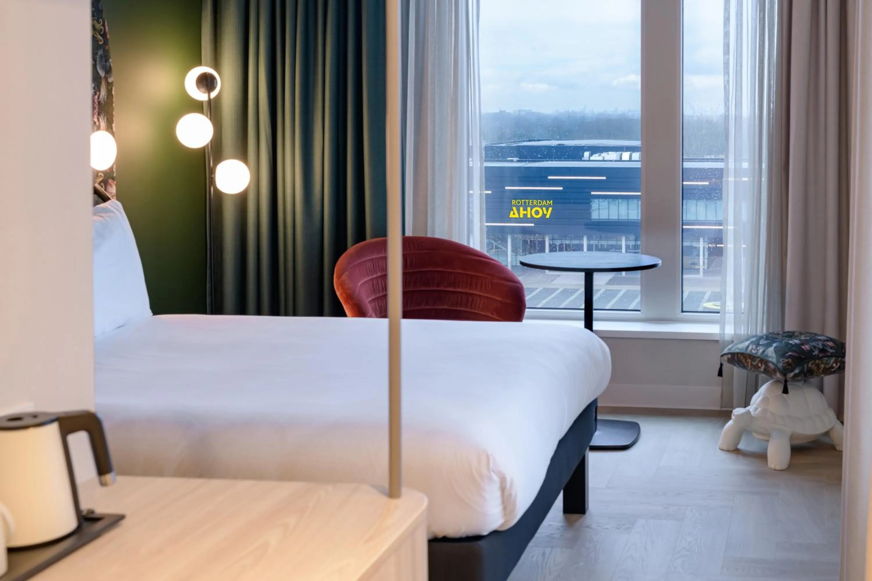 Bed in ibis Styles Rotterdam Ahoy