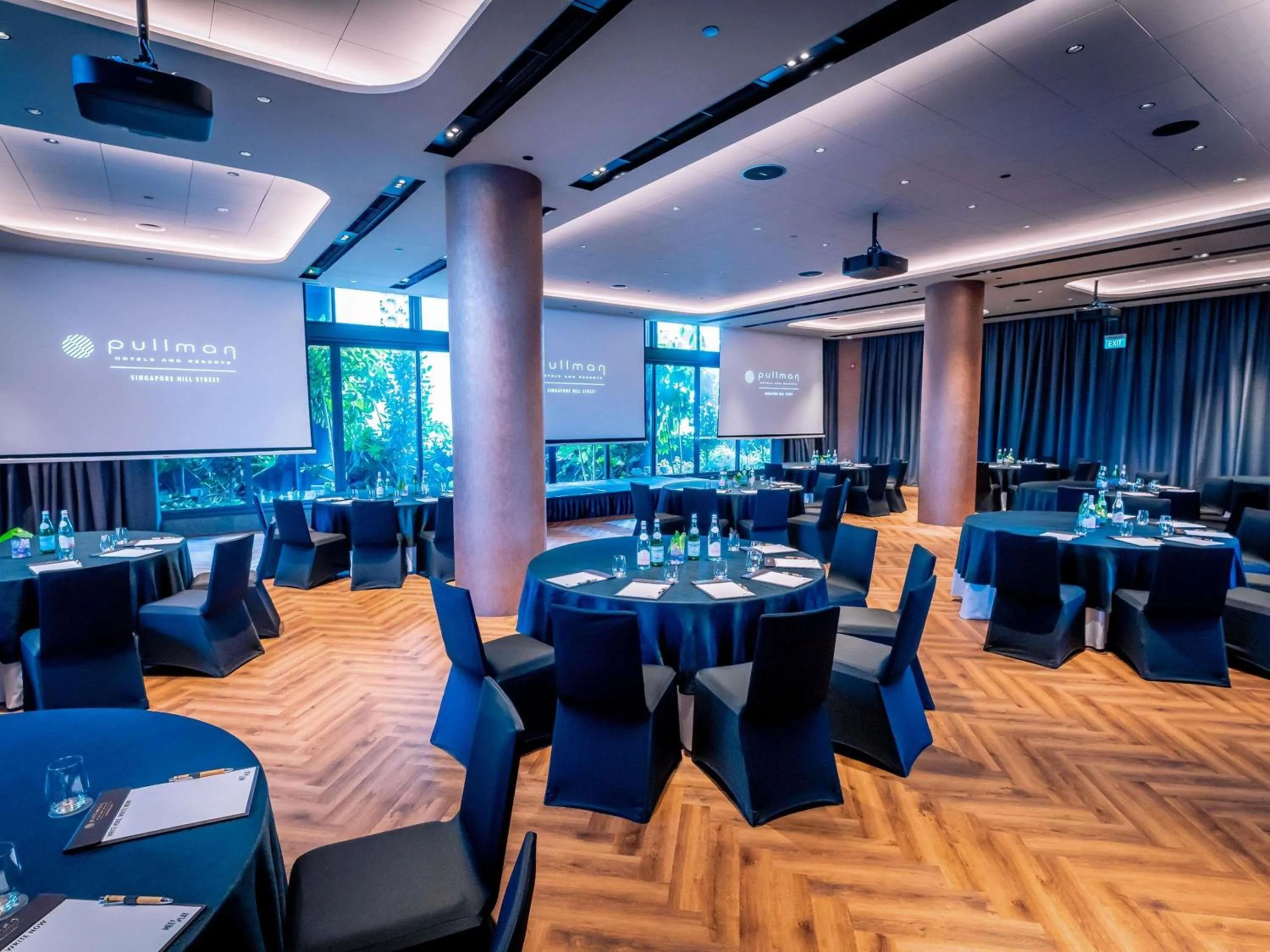 Meeting/conference room in Pullman Singapore Hill Street