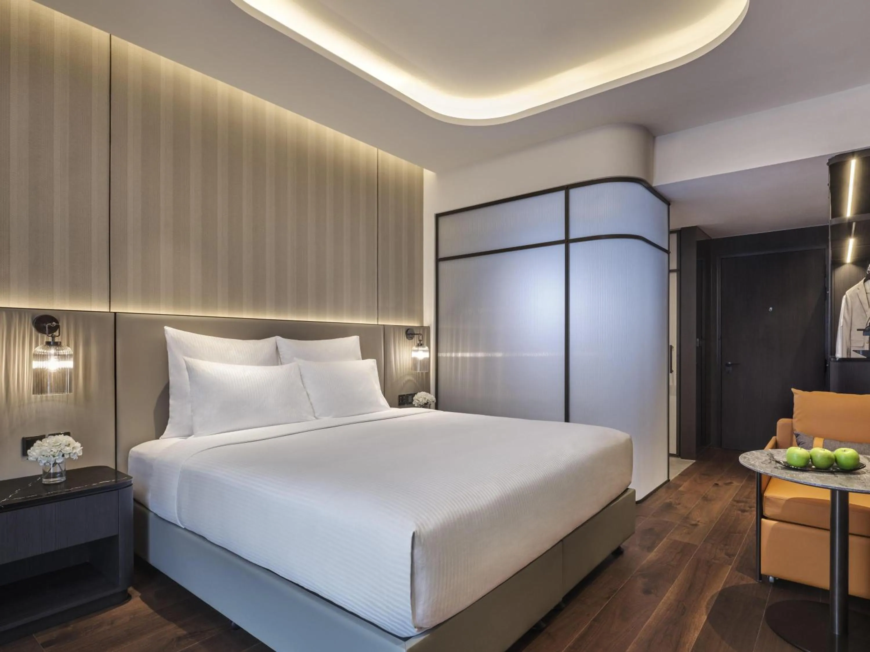 Bedroom, Bed in Pullman Singapore Hill Street