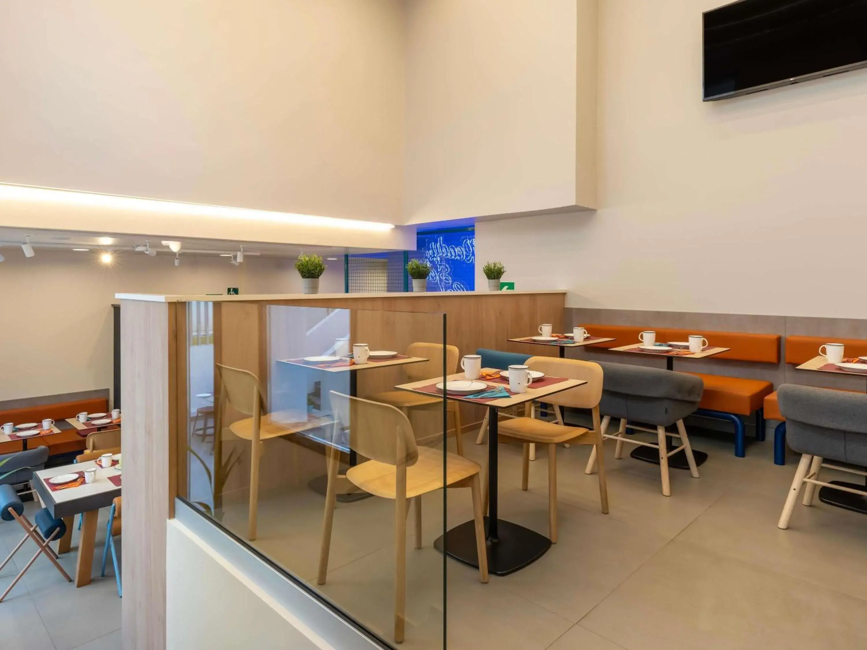 Property building in ibis budget Valencia Centro Puerto Property building in ibis budget Valencia Centro Puerto