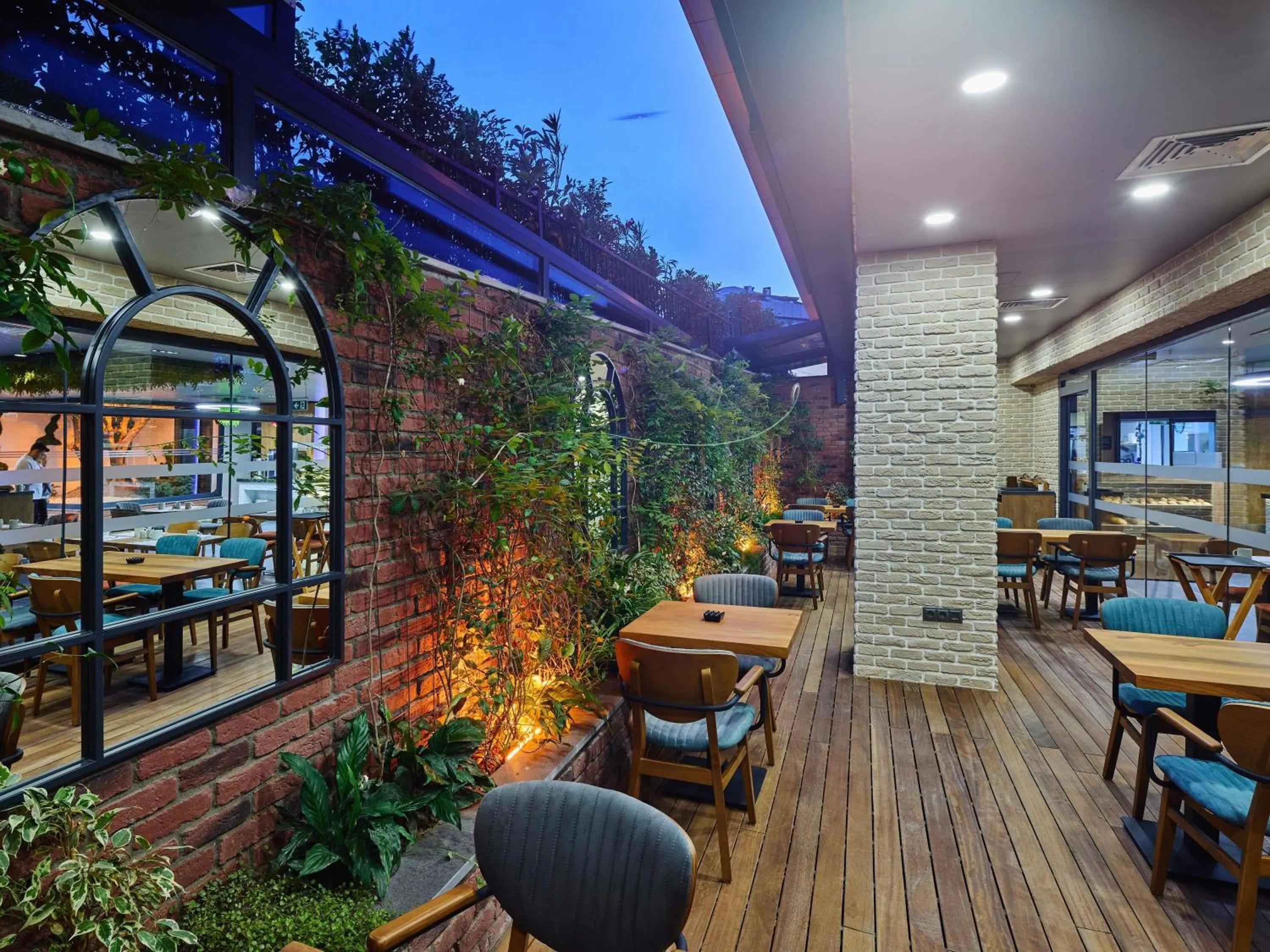 Restaurant/places to eat in Ibis Istanbul Airport