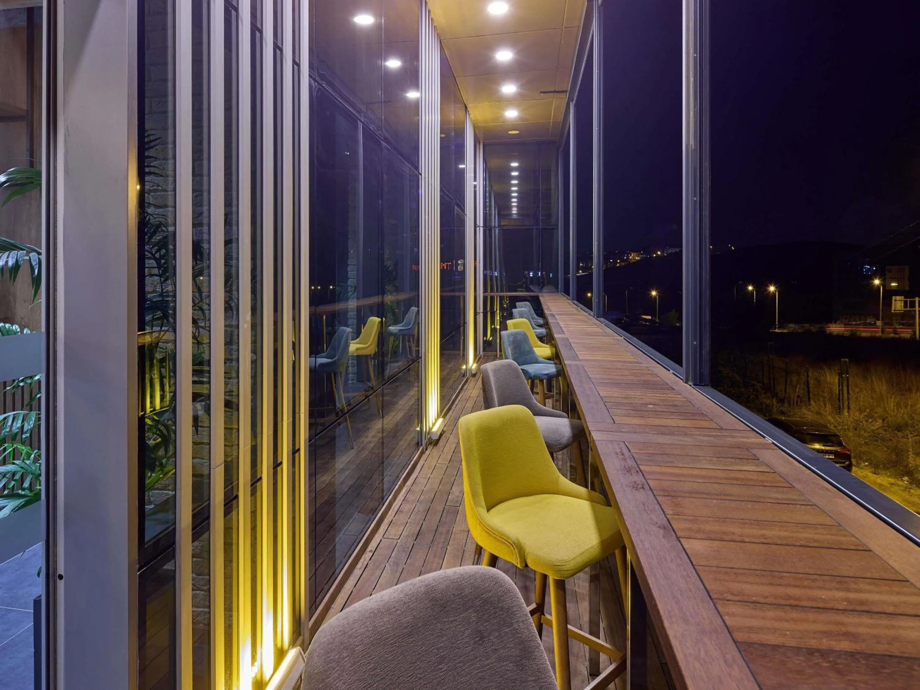 Lounge or bar in Ibis Istanbul Airport