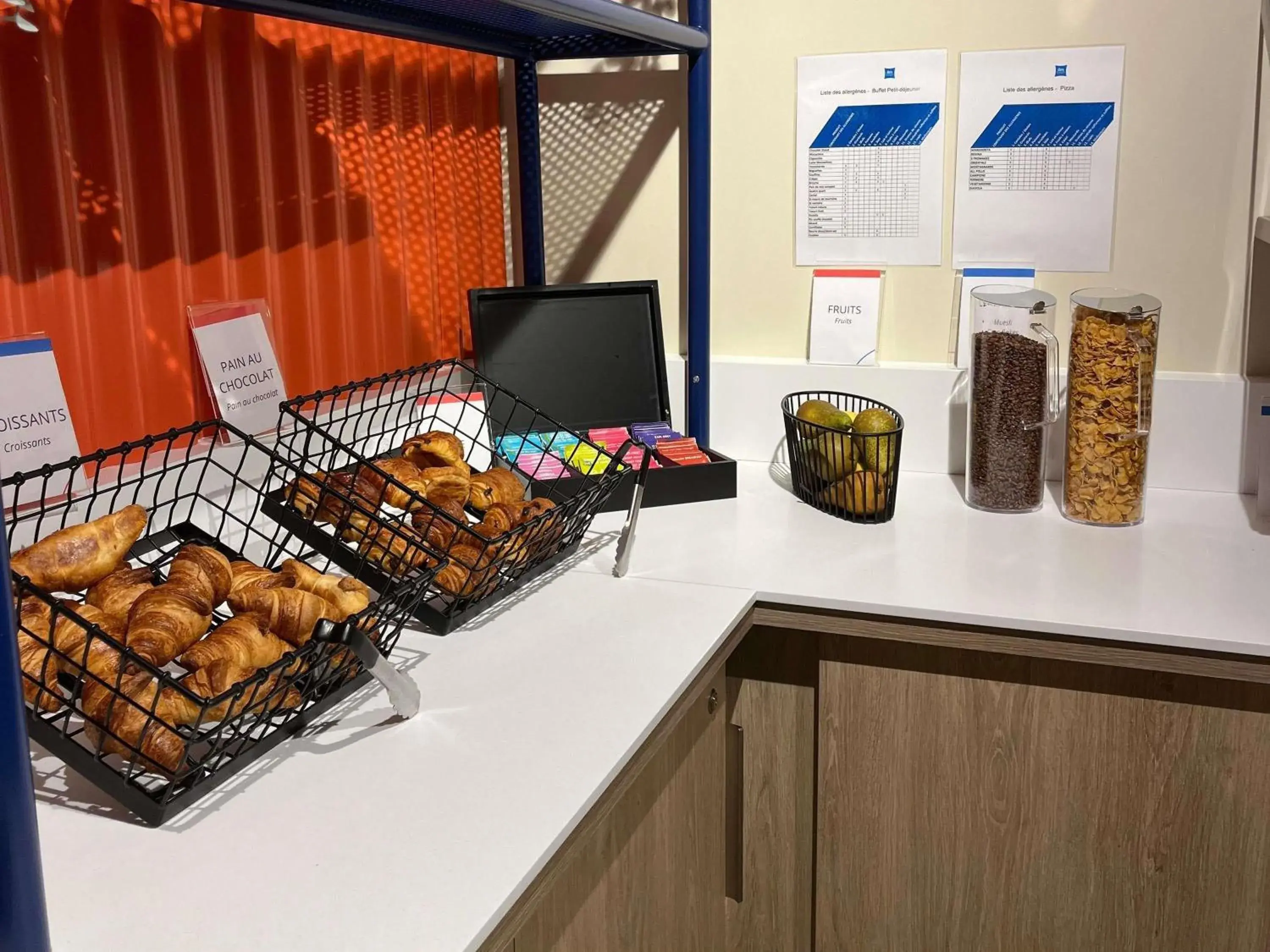 Breakfast in ibis budget Loudéac Vélodrome Breakfast in ibis budget Loudéac Vélodrome