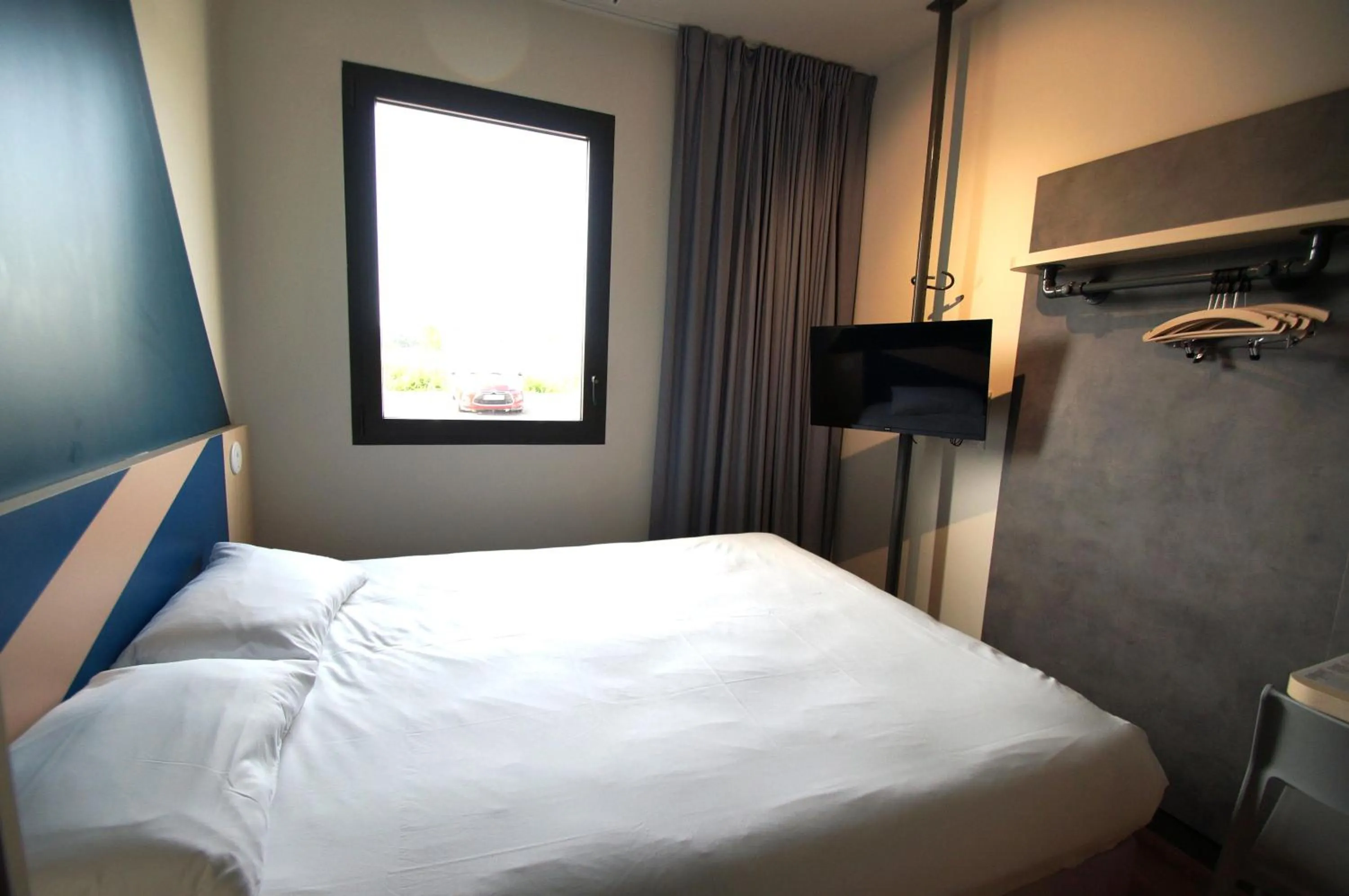 Bed in ibis budget Loudéac Vélodrome