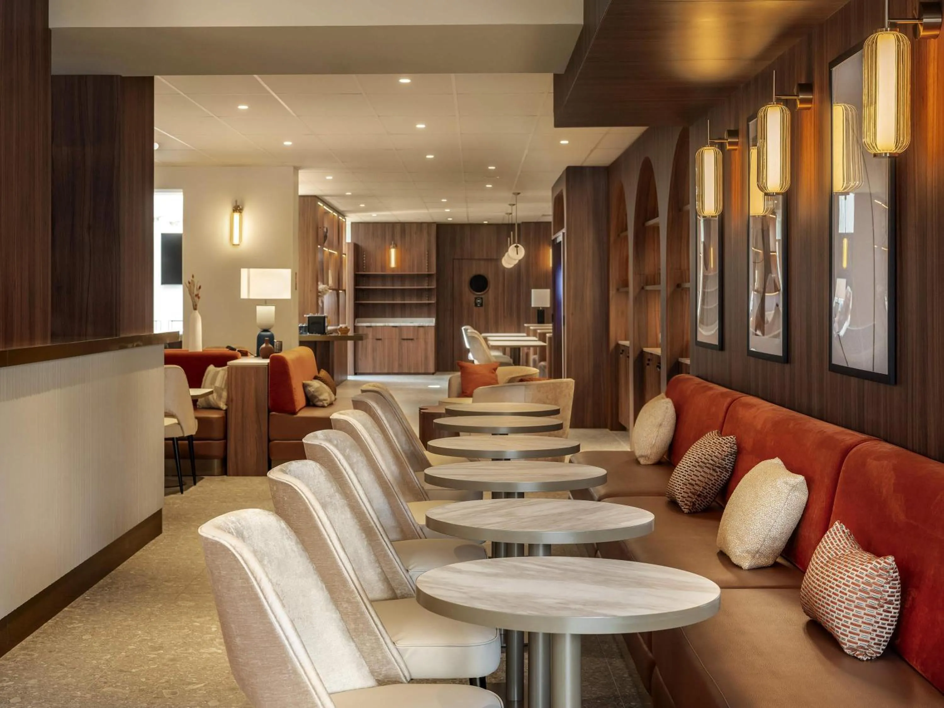 Lounge or bar in Novotel Orléans Centre Gare