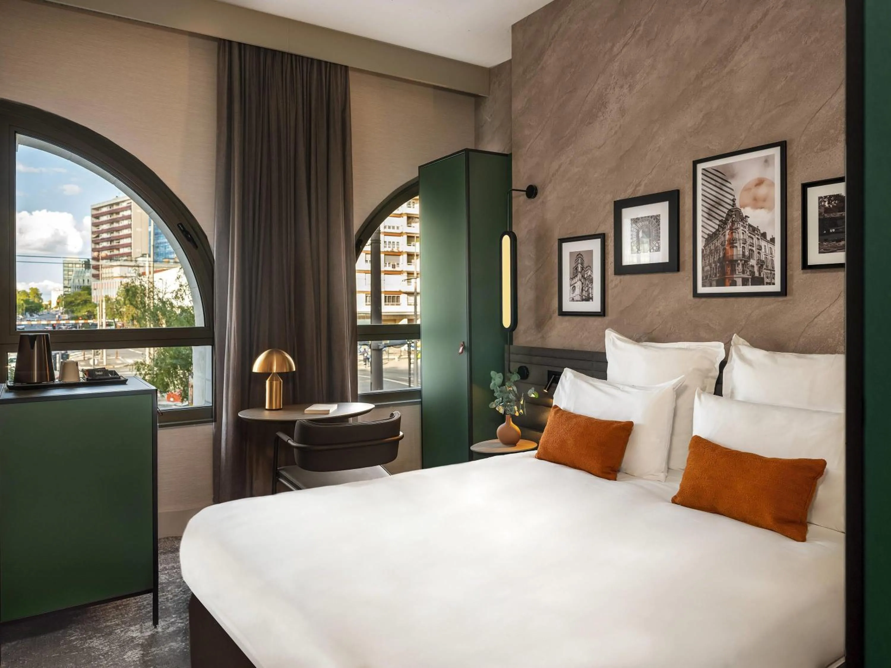 Bedroom, Bed in Novotel Orléans Centre Gare