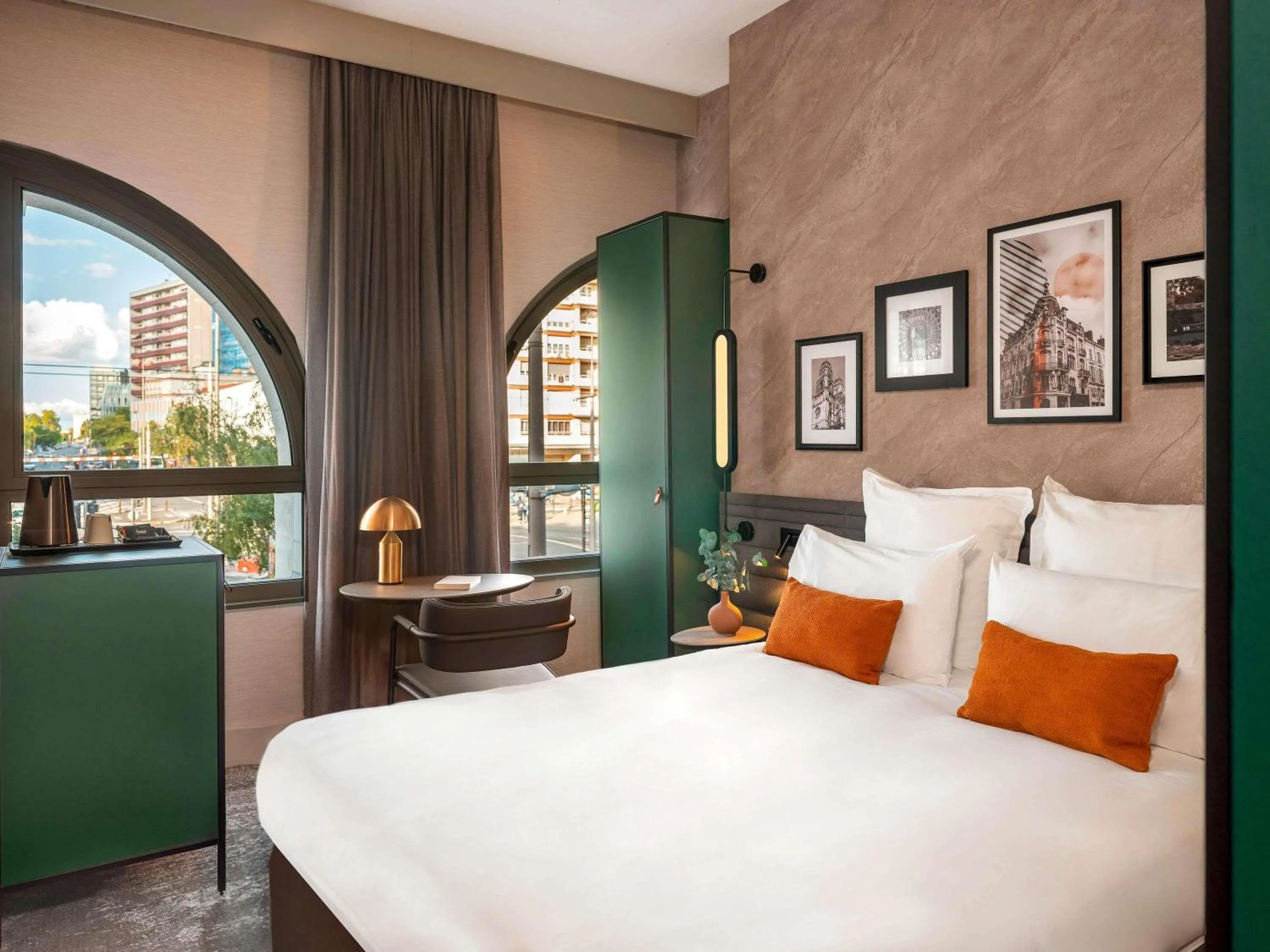 Bedroom, Bed in Novotel Orléans Centre Gare