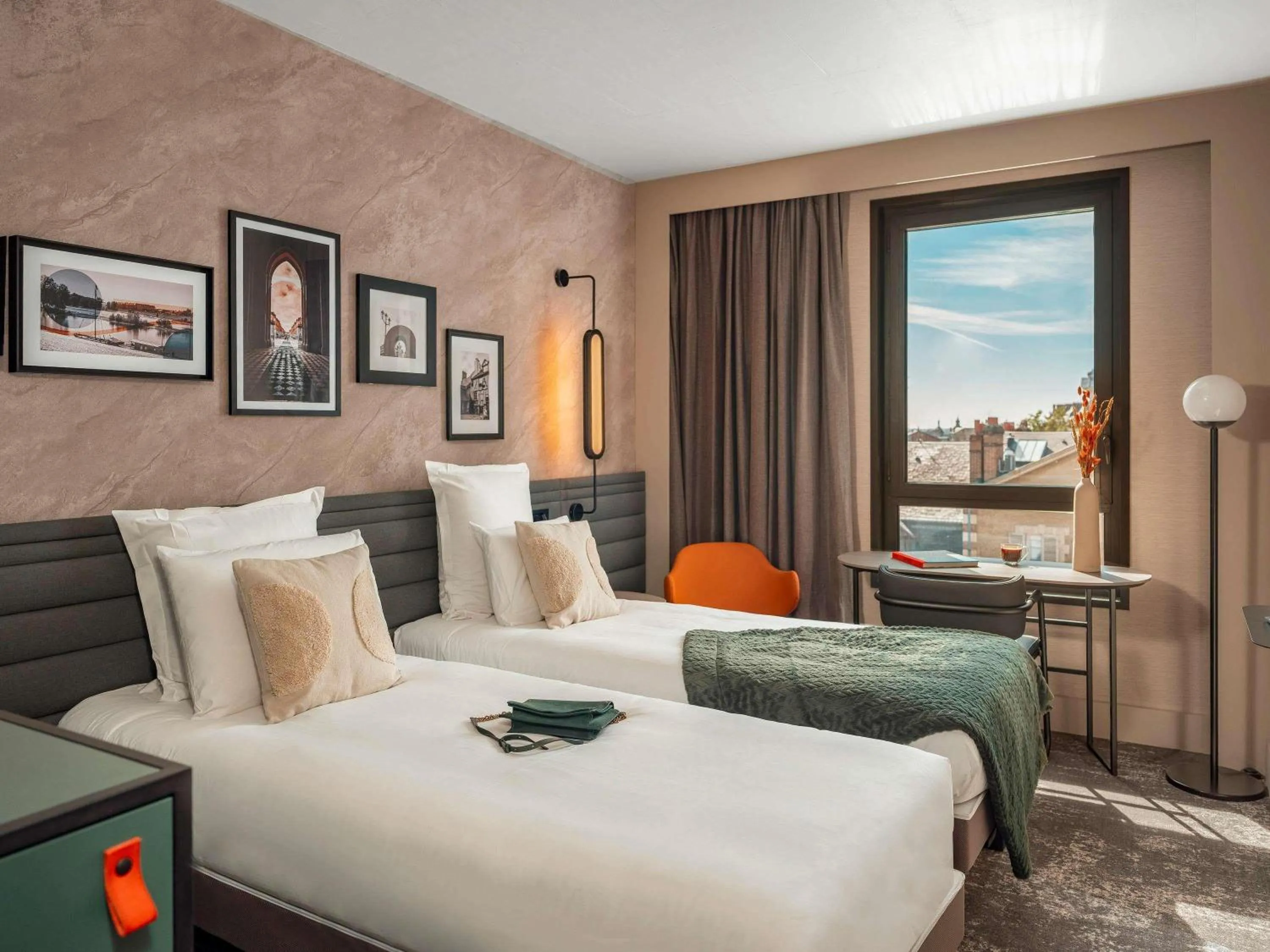 Bedroom, Bed in Novotel Orléans Centre Gare