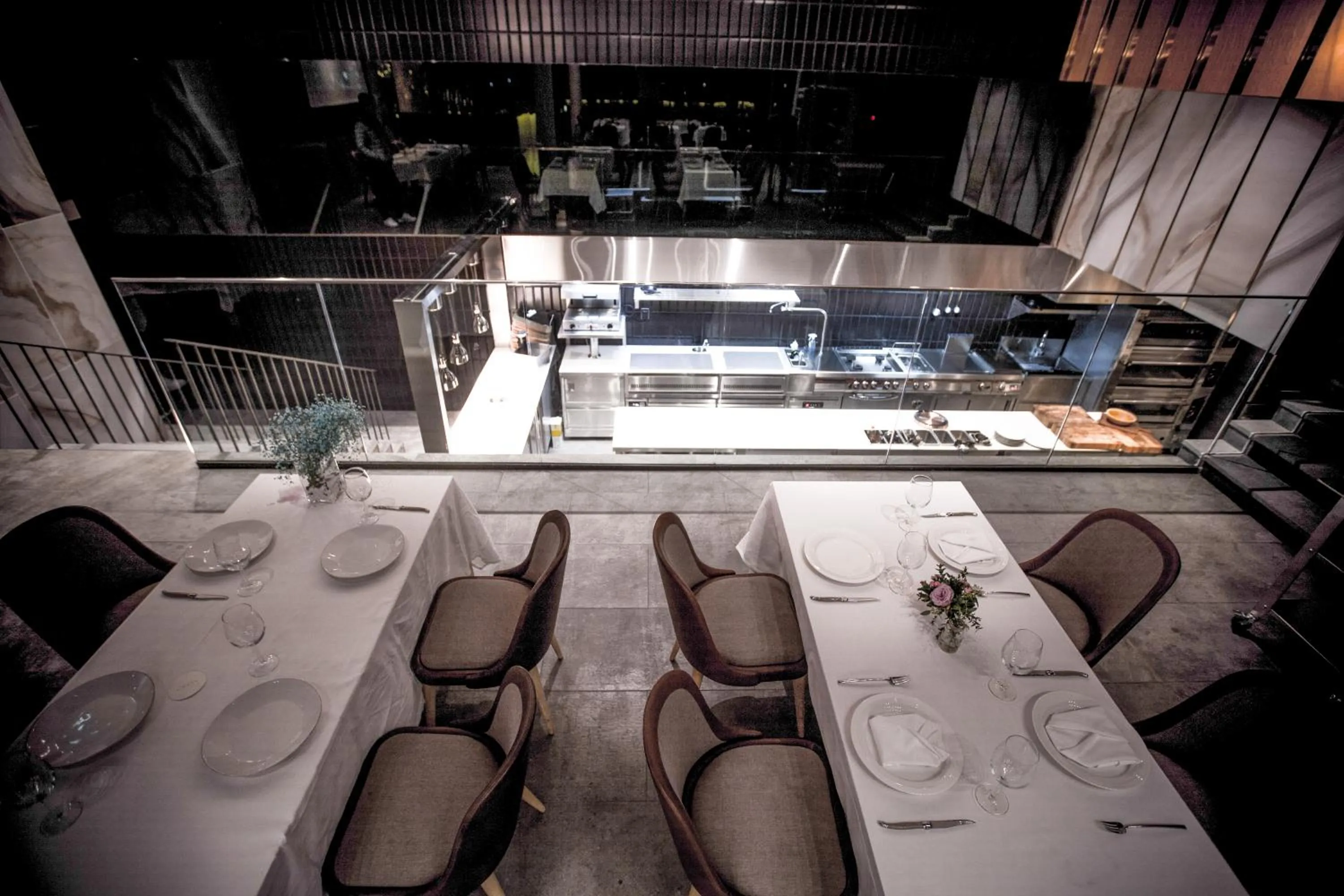 Restaurant/places to eat in Bayhill Pool & Villa