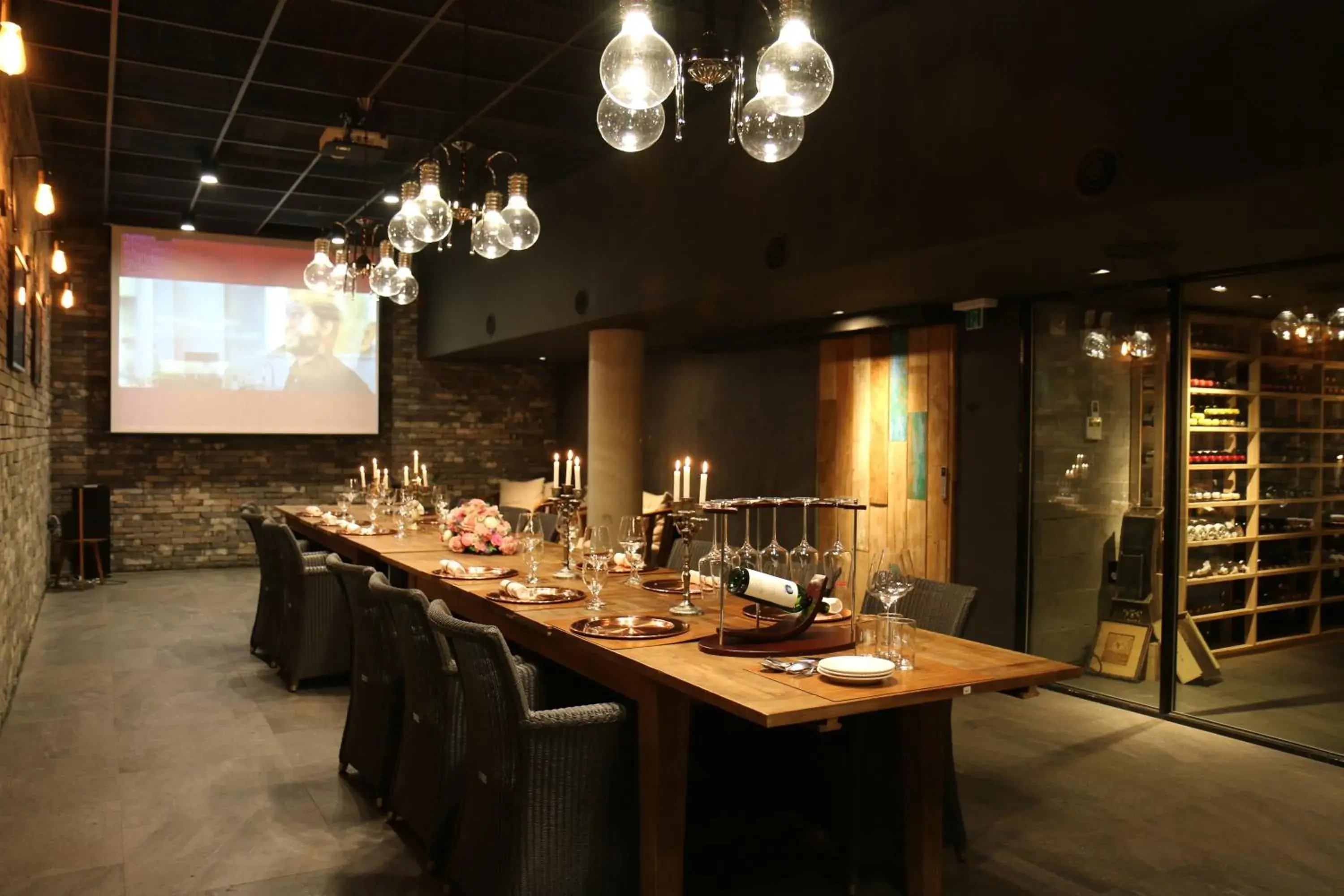 Restaurant/places to eat in Bayhill Pool & Villa Restaurant/places to eat in Bayhill Pool & Villa