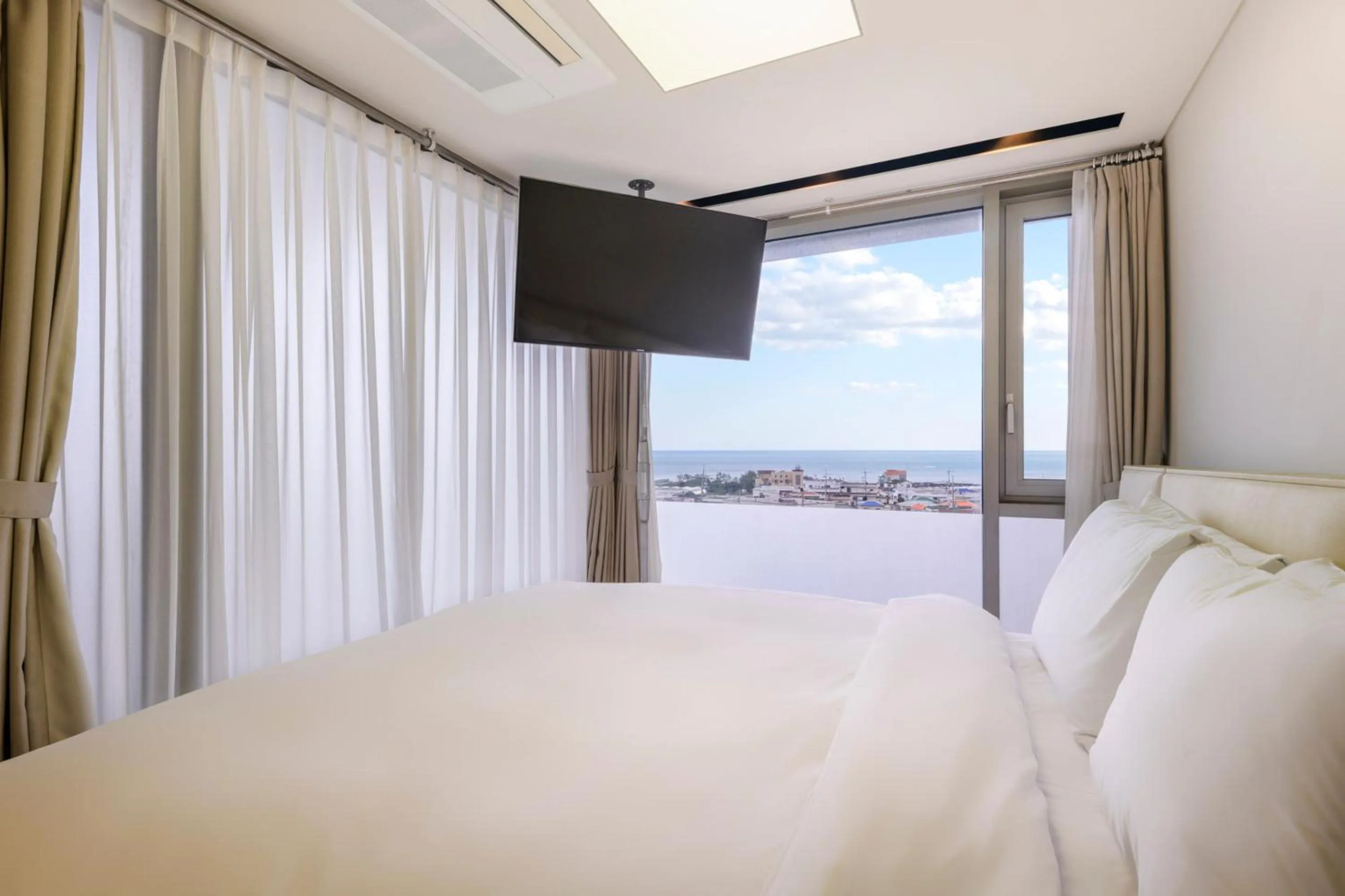 Bedroom, Bed in Bayhill Pool & Villa