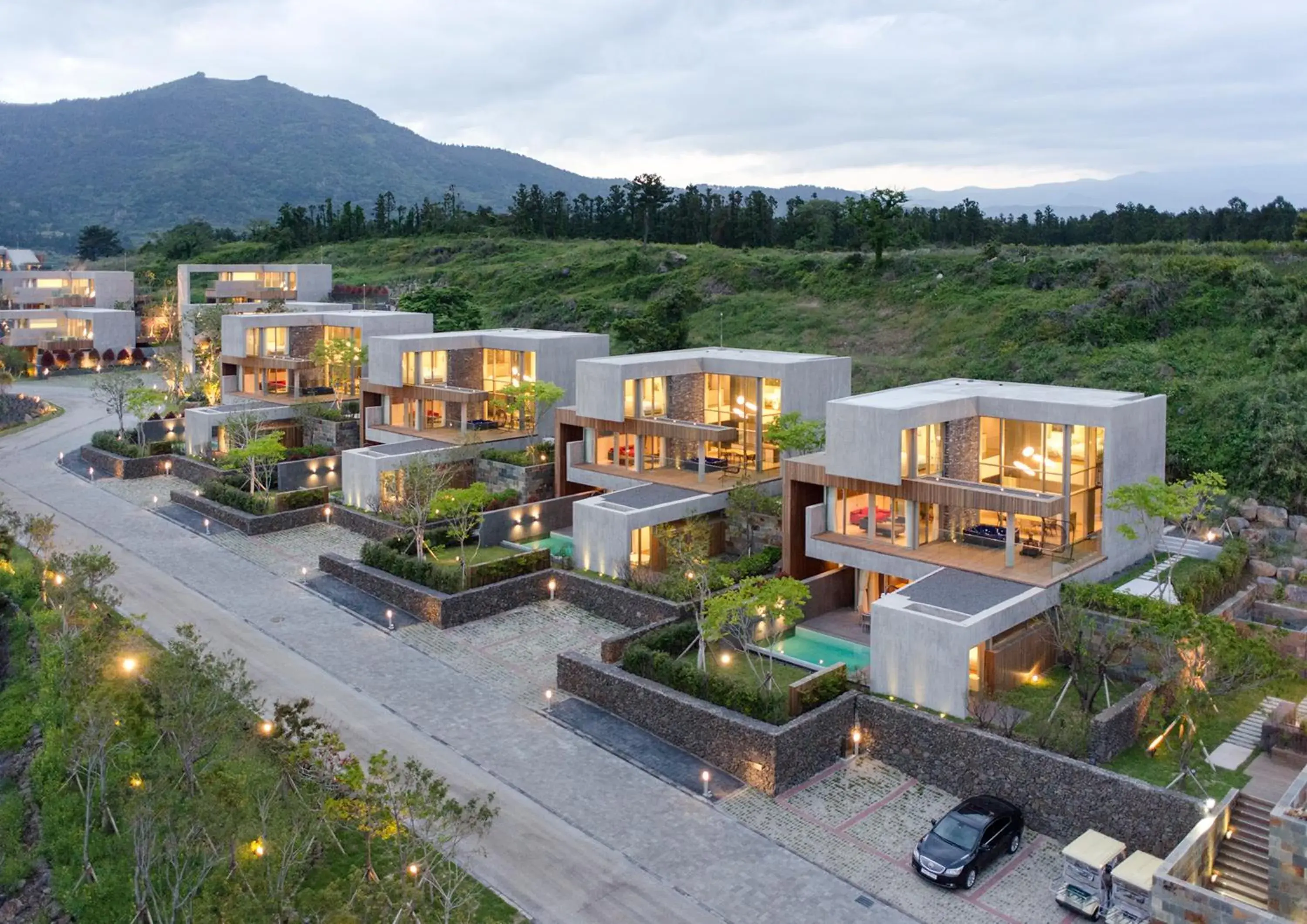 Property building in Bayhill Pool & Villa Property building in Bayhill Pool & Villa