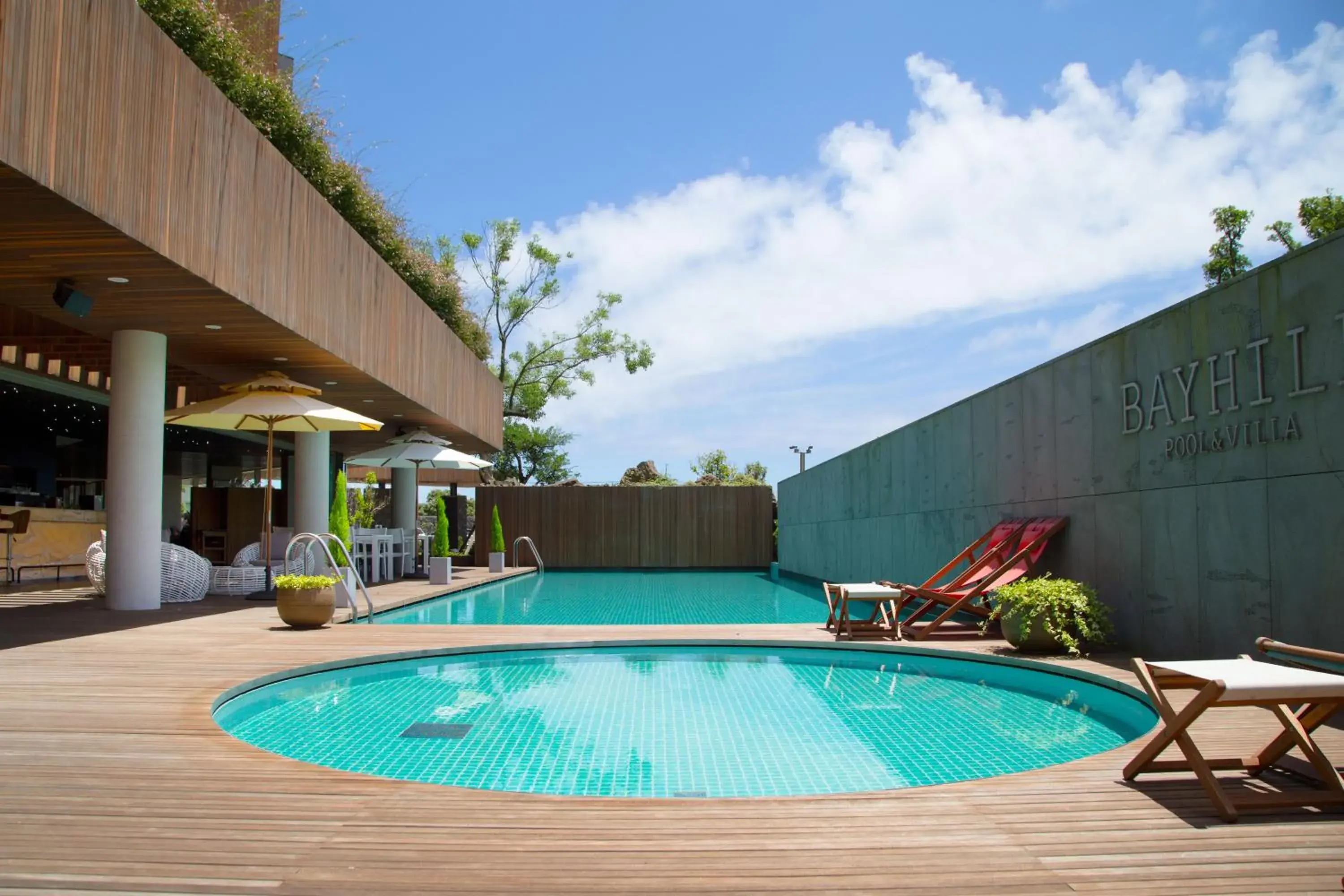 Property building in Bayhill Pool & Villa Property building in Bayhill Pool & Villa