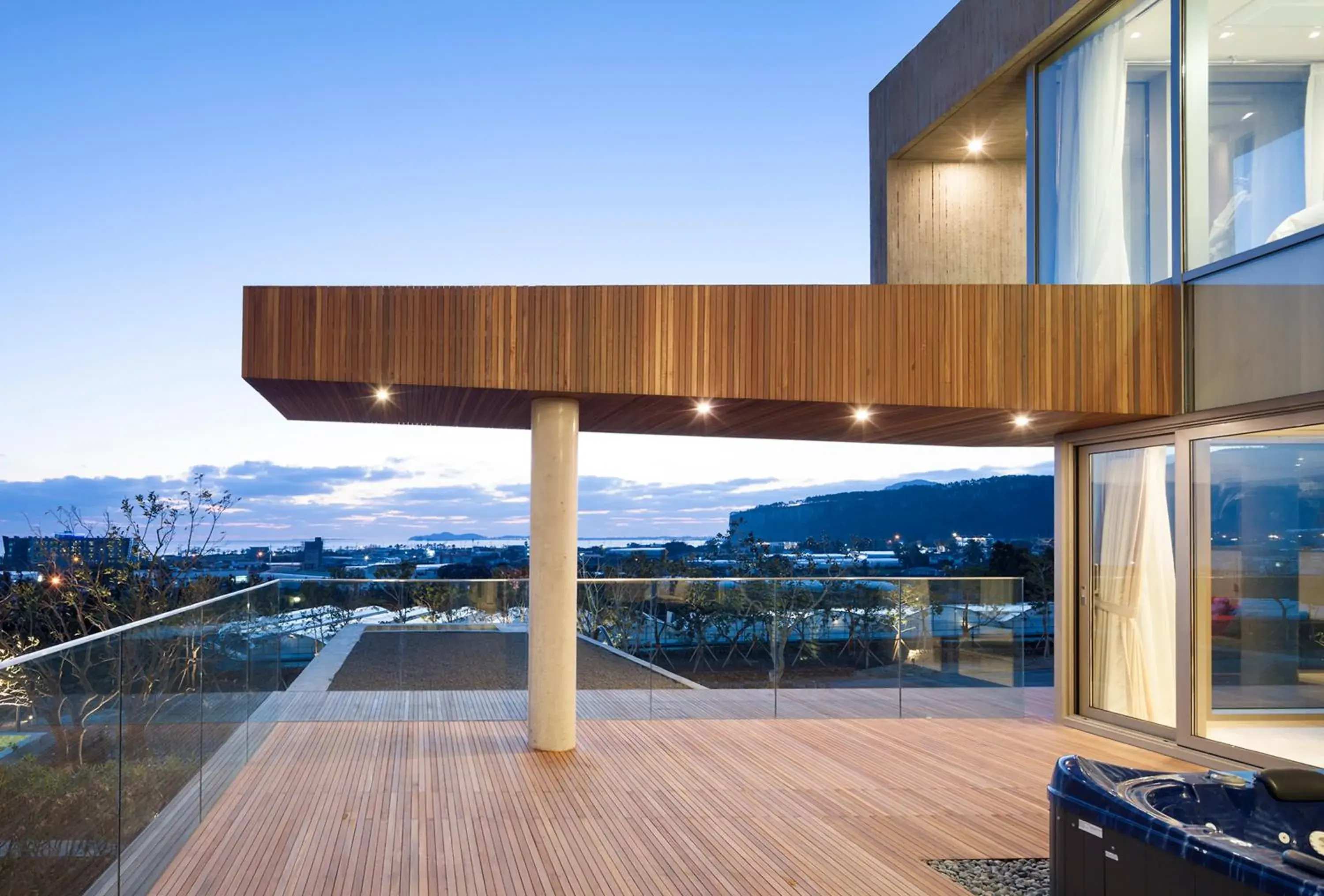 Property building in Bayhill Pool & Villa Property building in Bayhill Pool & Villa