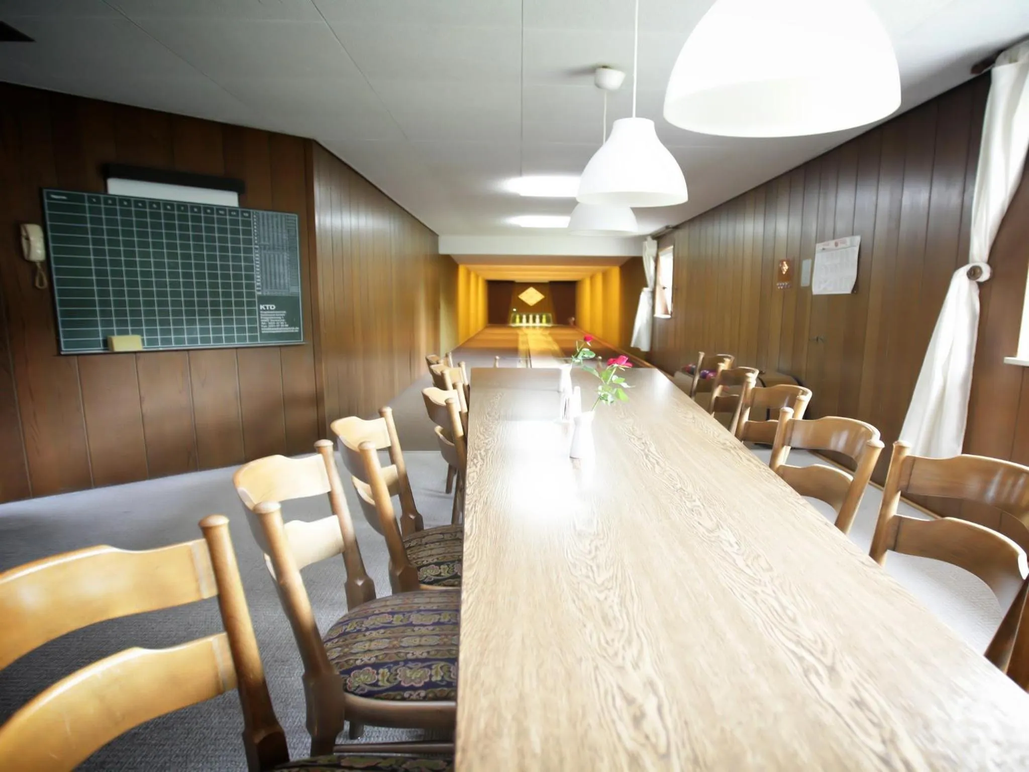 Activities, Restaurant/Places to Eat in Zur Eiche