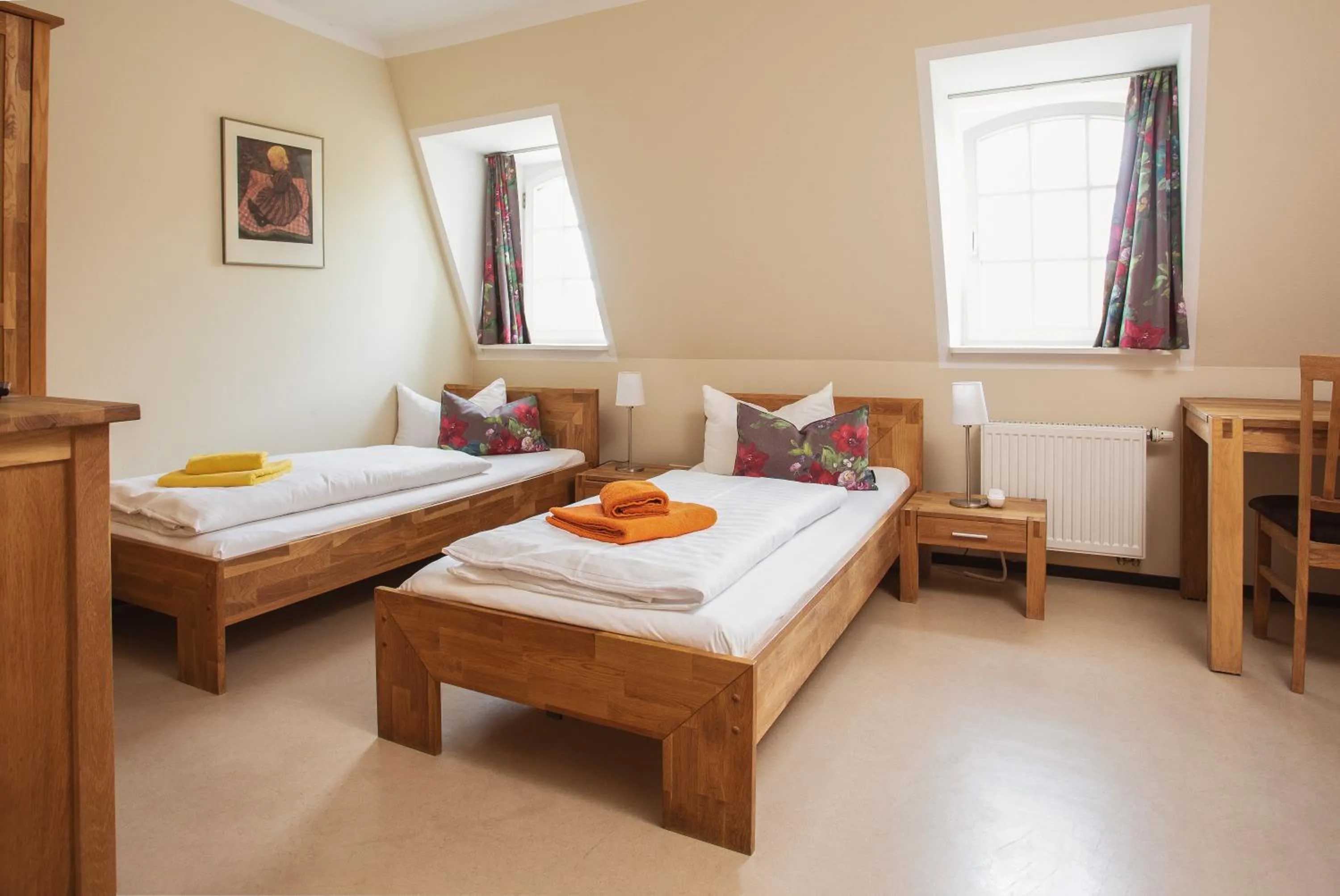 Photo of the whole room, Bed in Hofgärtnerhaus