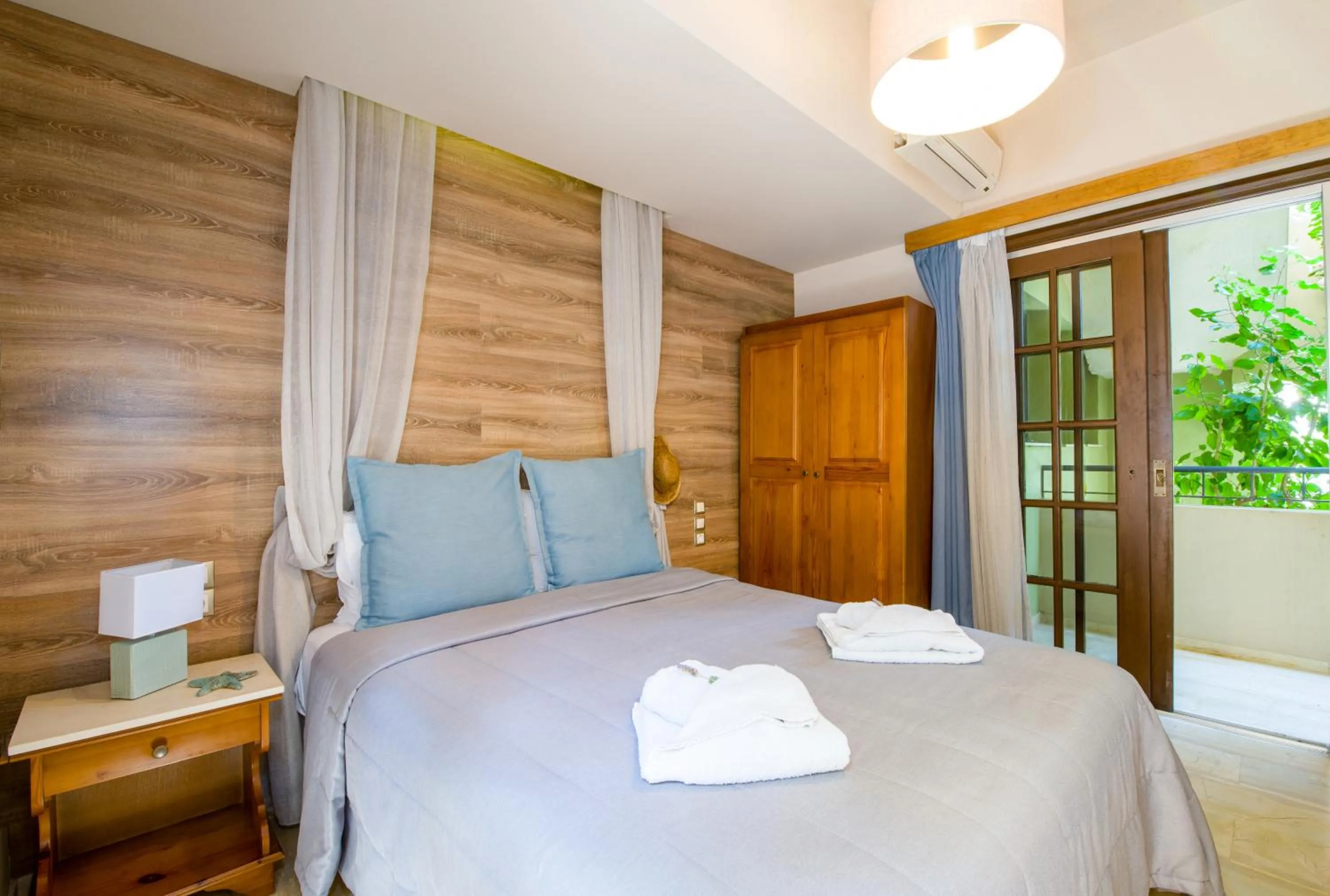 Bedroom, Bed in Evangelos Apartments