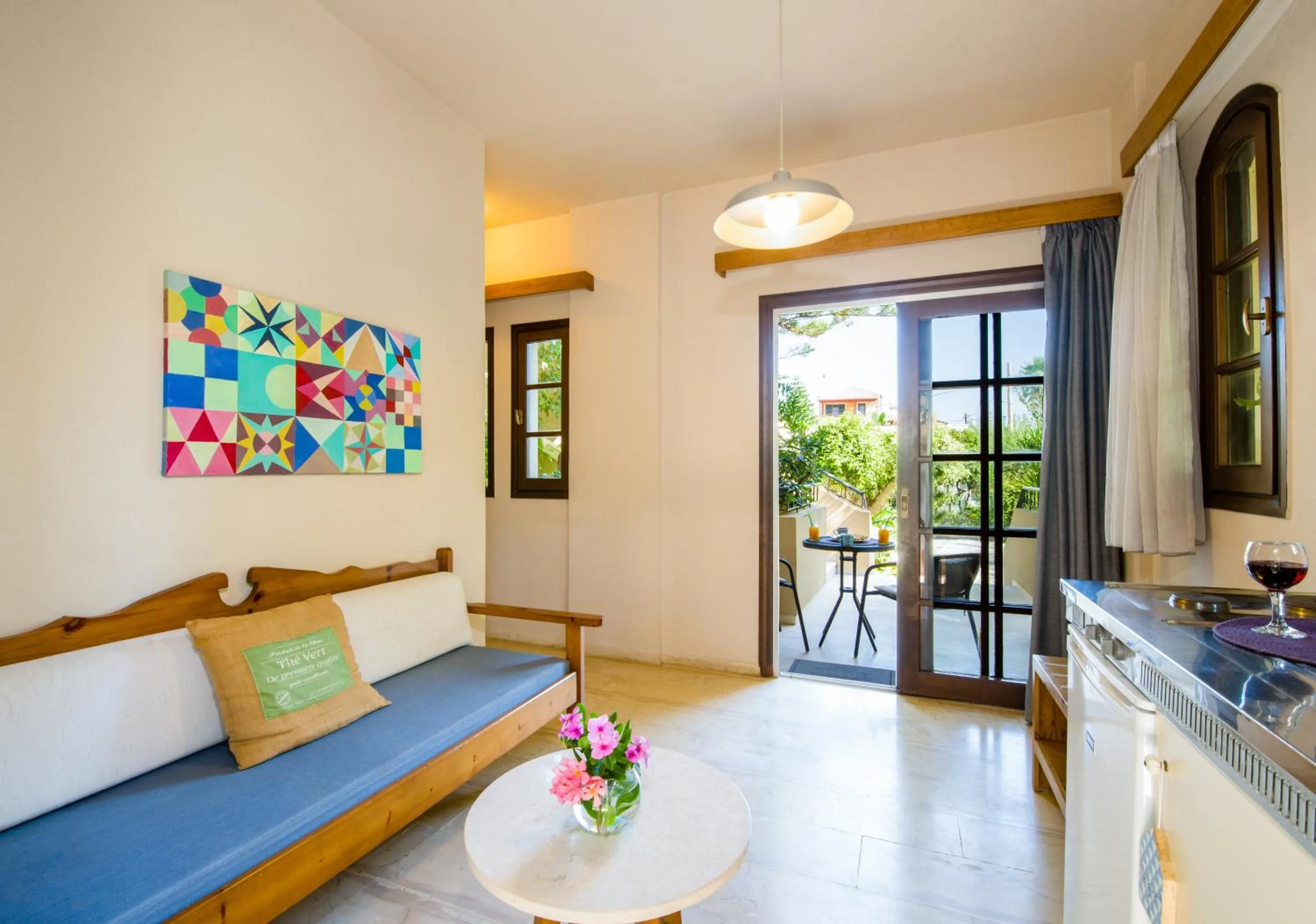 Kitchen or kitchenette in Evangelos Apartments