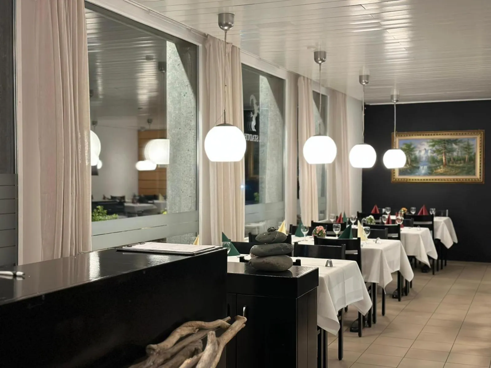 Restaurant/places to eat in Hotel Stadthof Glarus