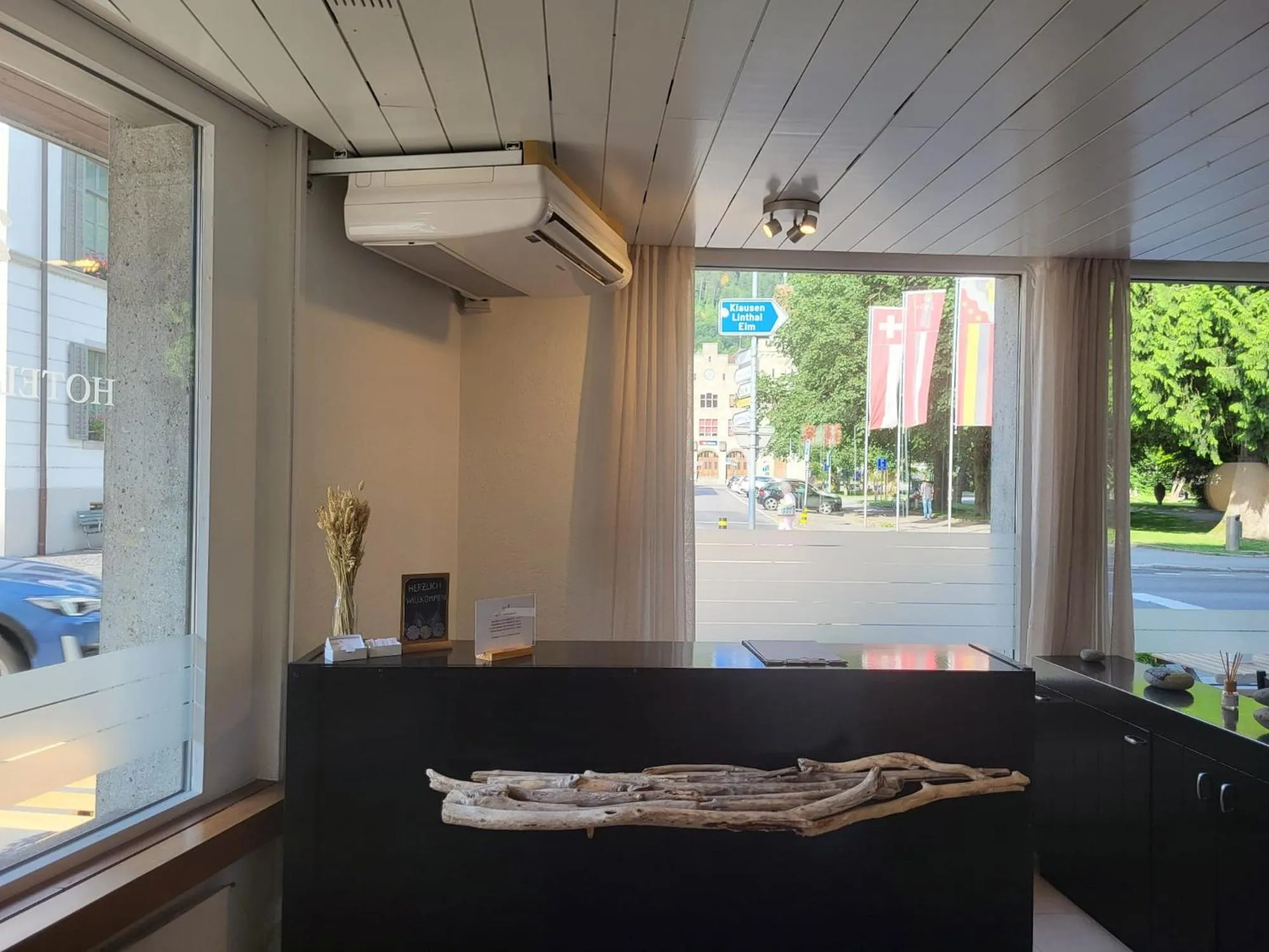 Lobby or reception in Hotel Stadthof Glarus