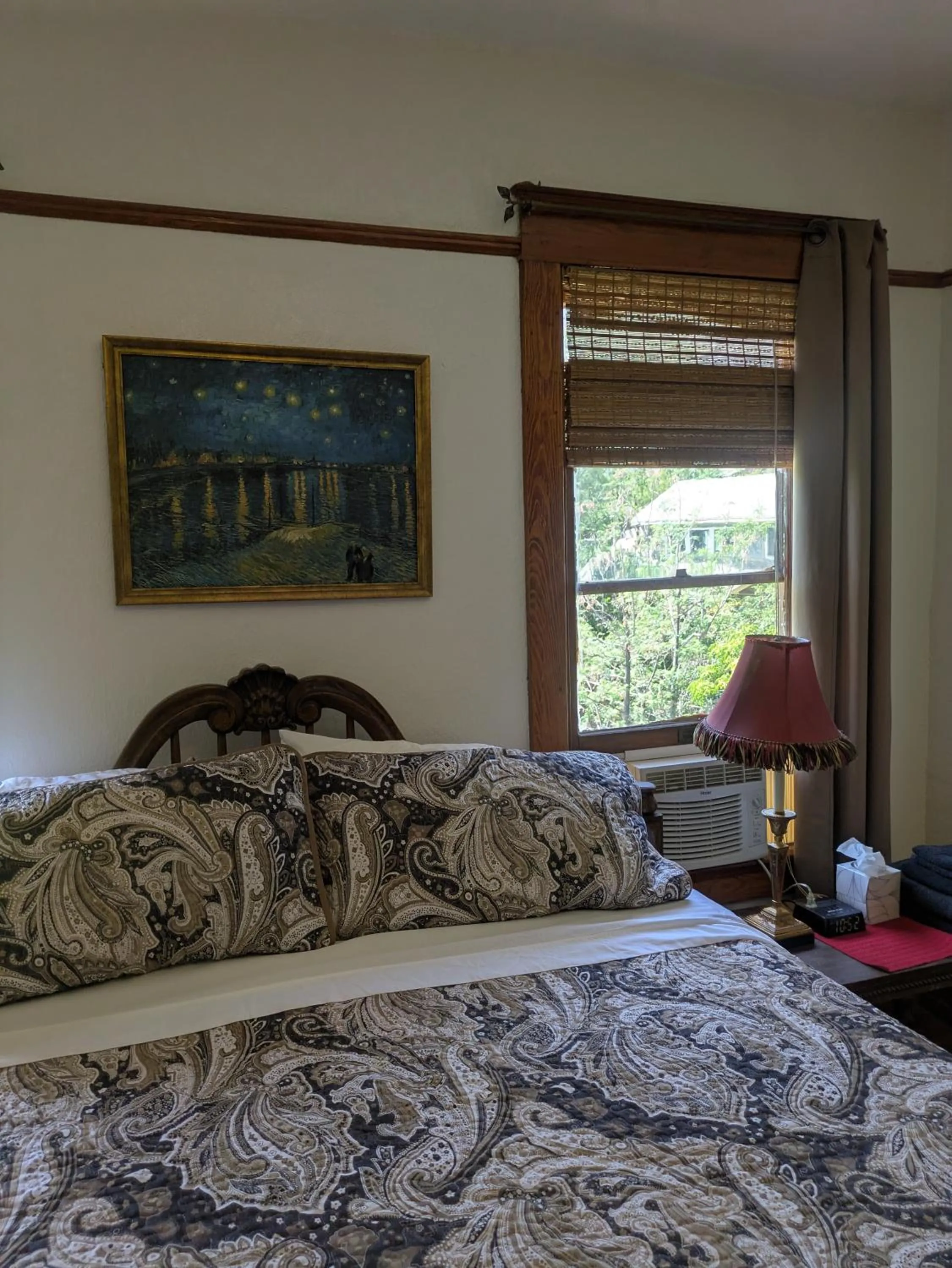 Bed in The Oliver House - Adults Only