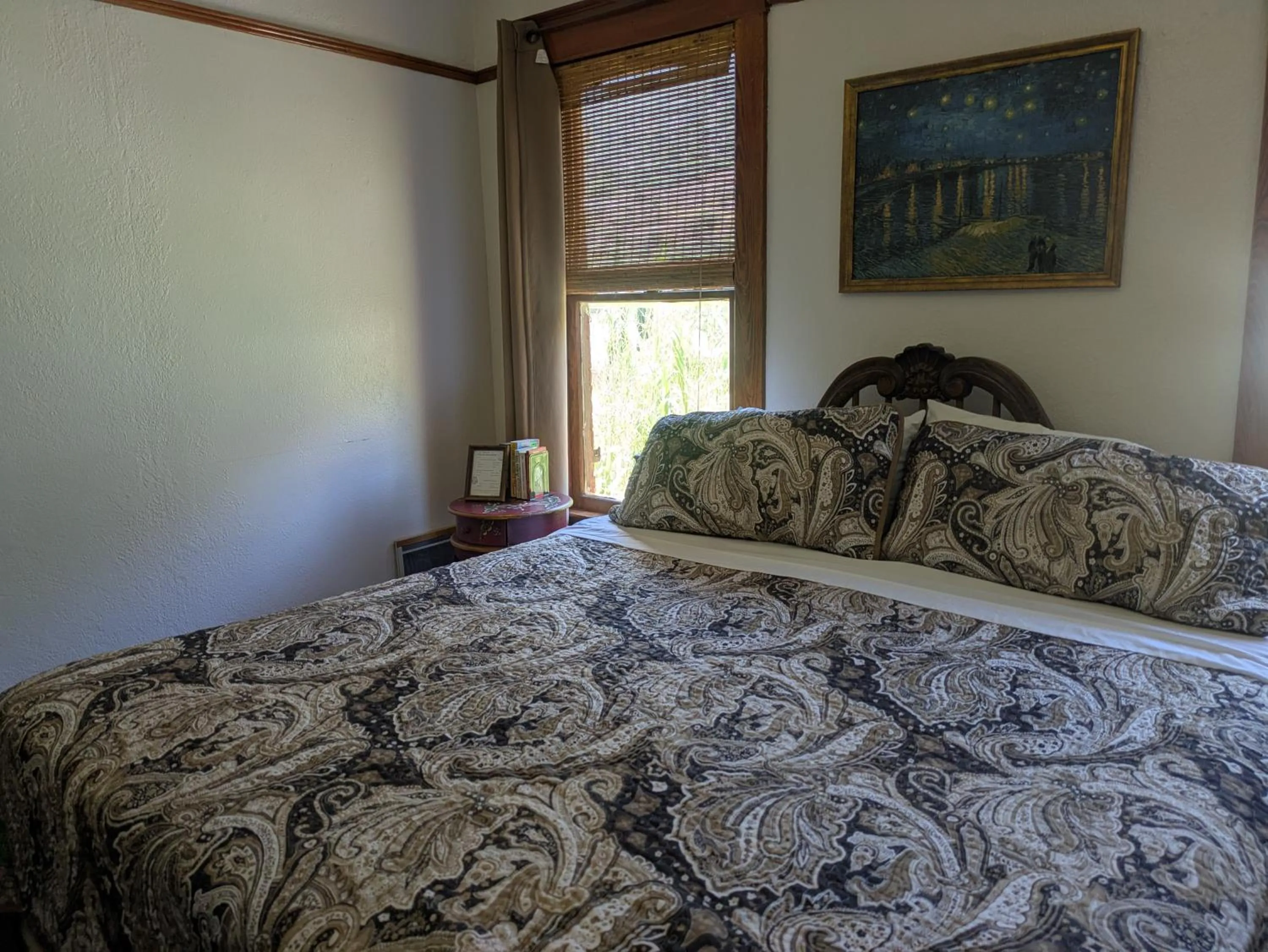 Bed in The Oliver House - Adults Only