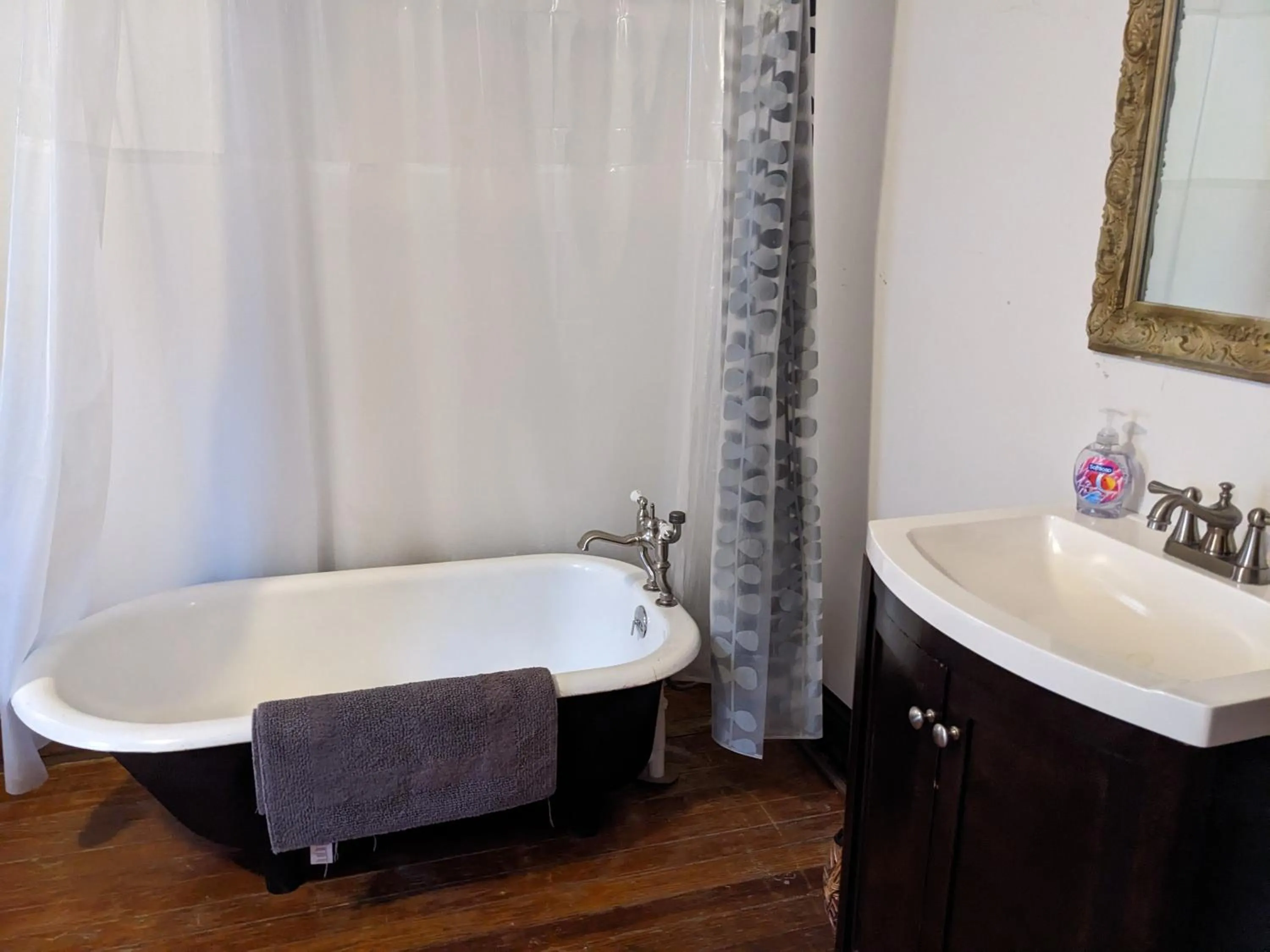 Bathroom in The Oliver House - Adults Only