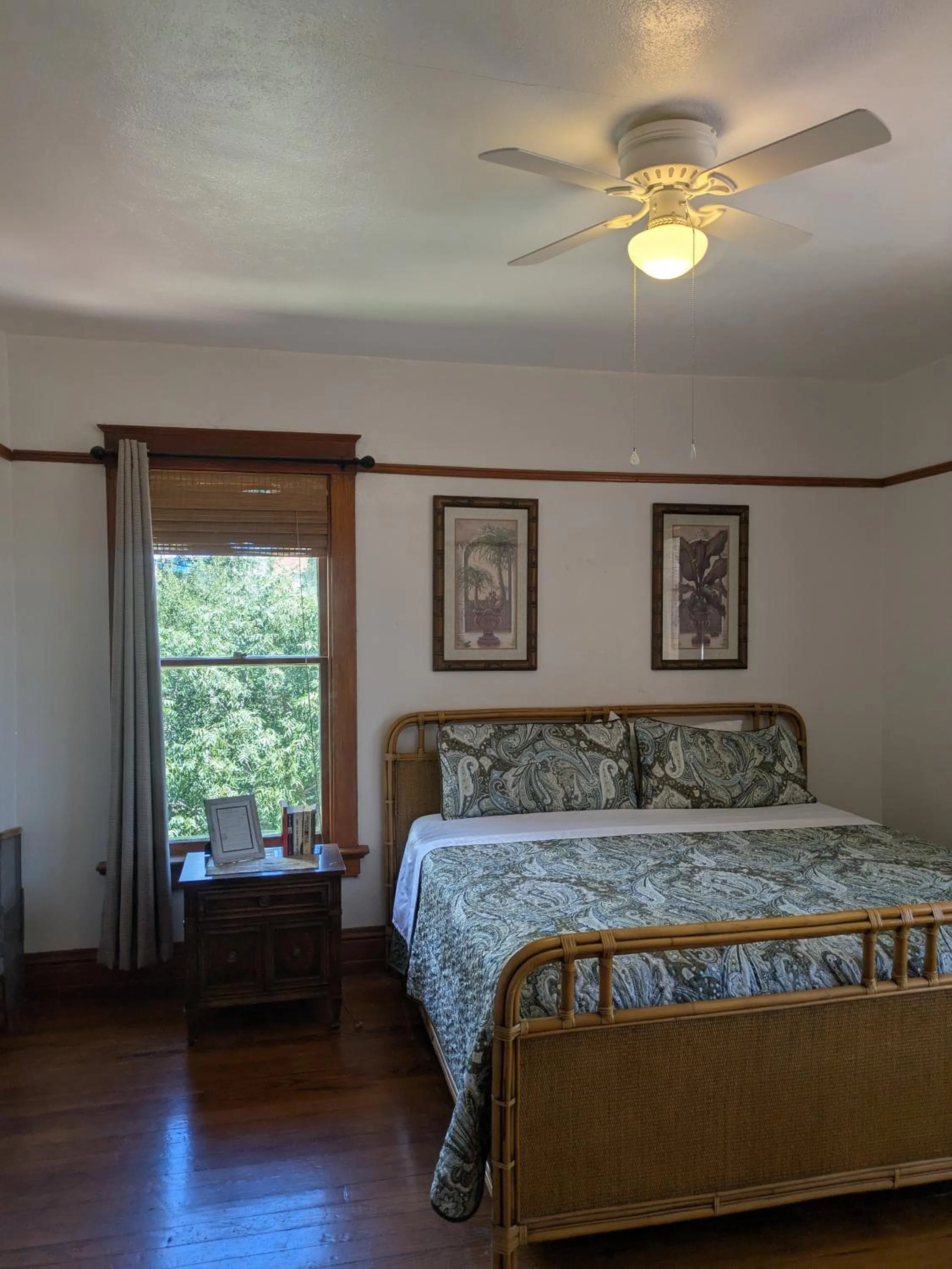 Bed in The Oliver House - Adults Only