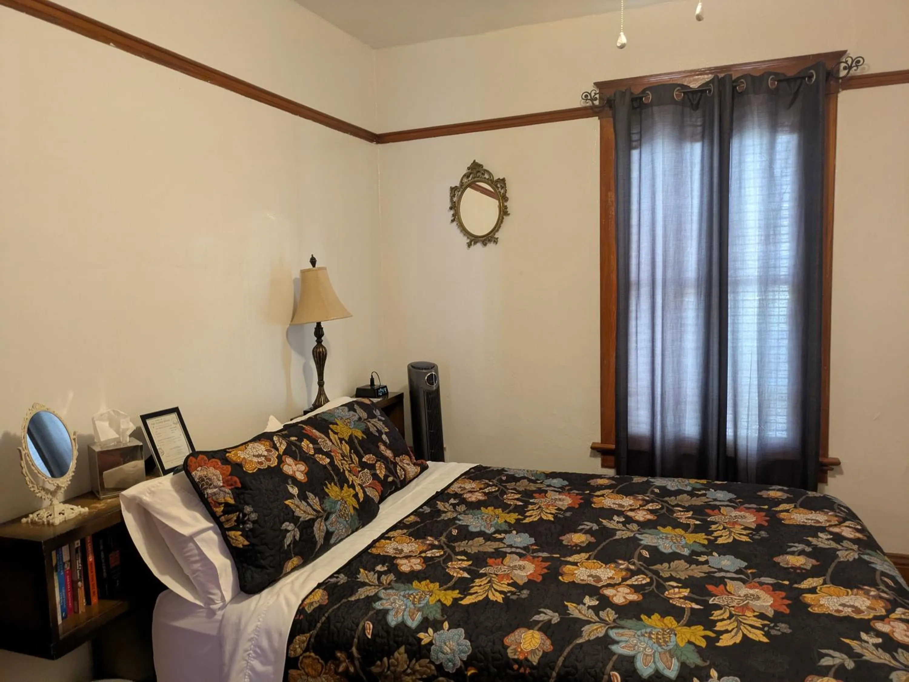 Bed in The Oliver House - Adults Only