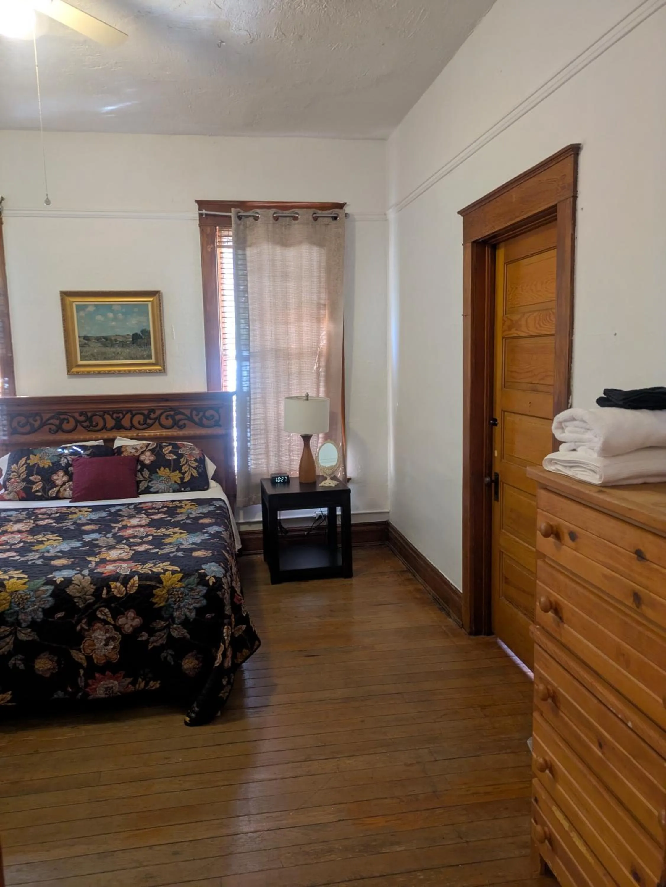 Bed in The Oliver House - Adults Only