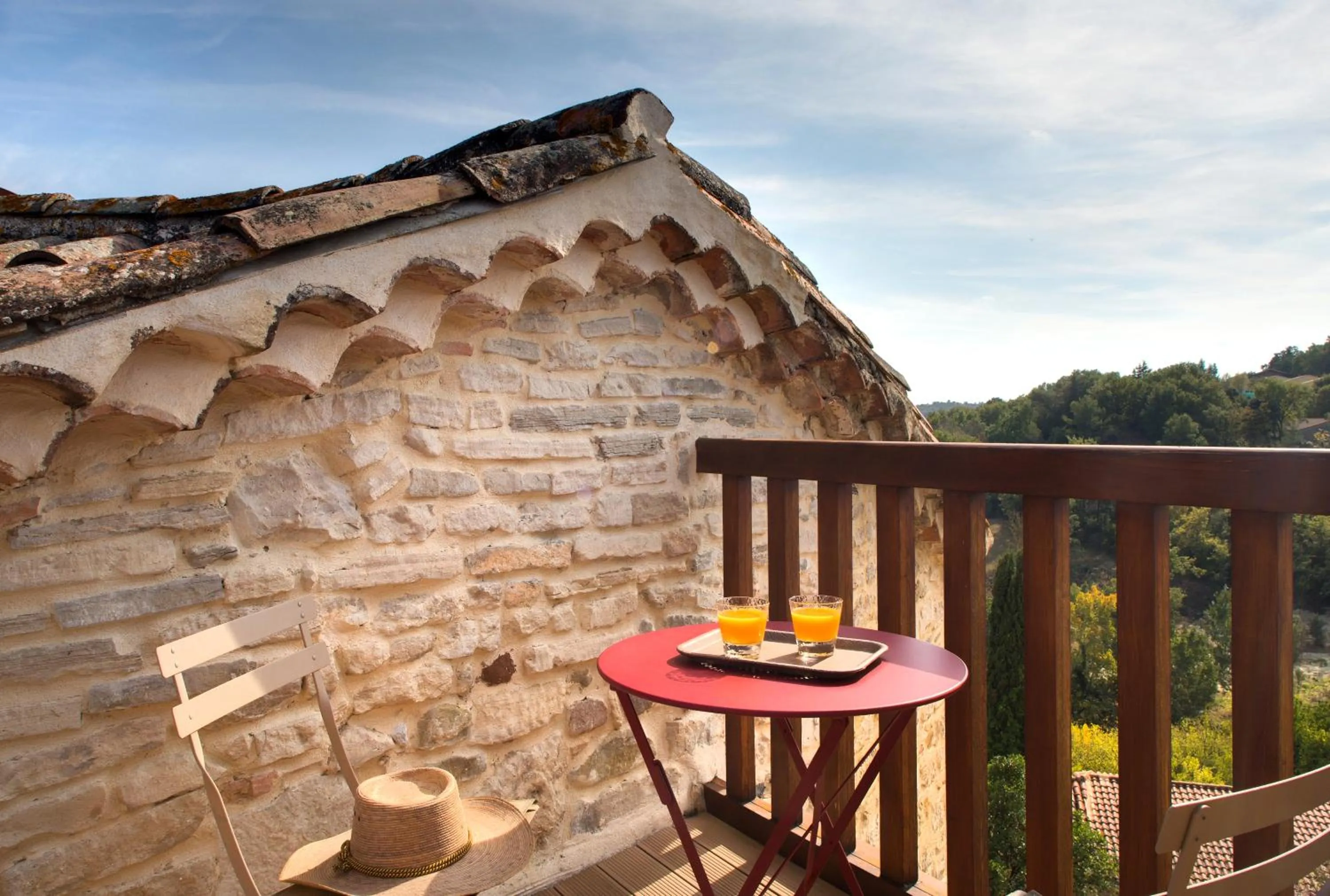 Garden view in La Maison du Passage - Chambres - Suites premium, Spa, Piscine et Restaurant