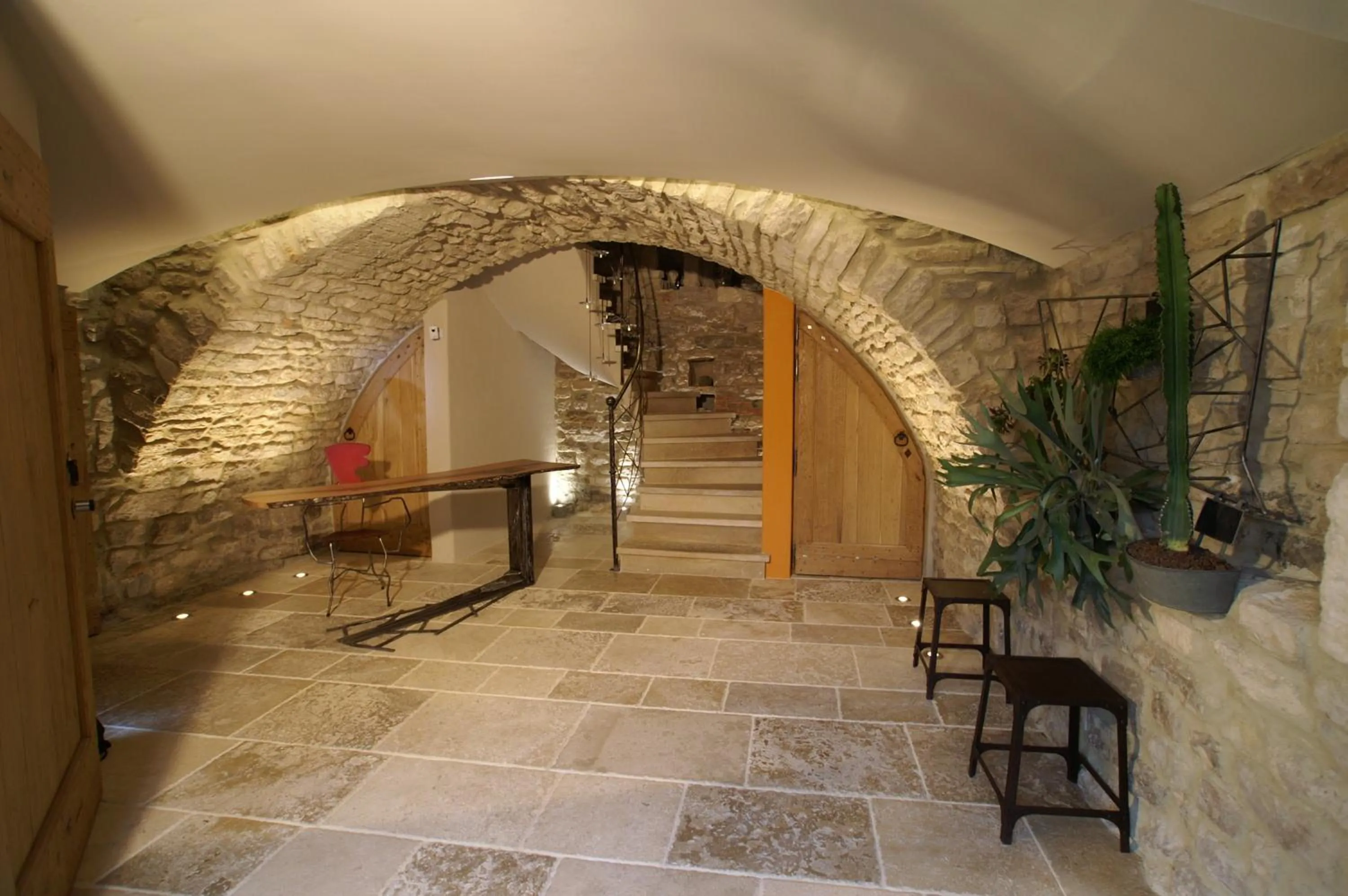 Lobby or reception in La Maison du Passage - Chambres - Suites premium, Spa, Piscine et Restaurant