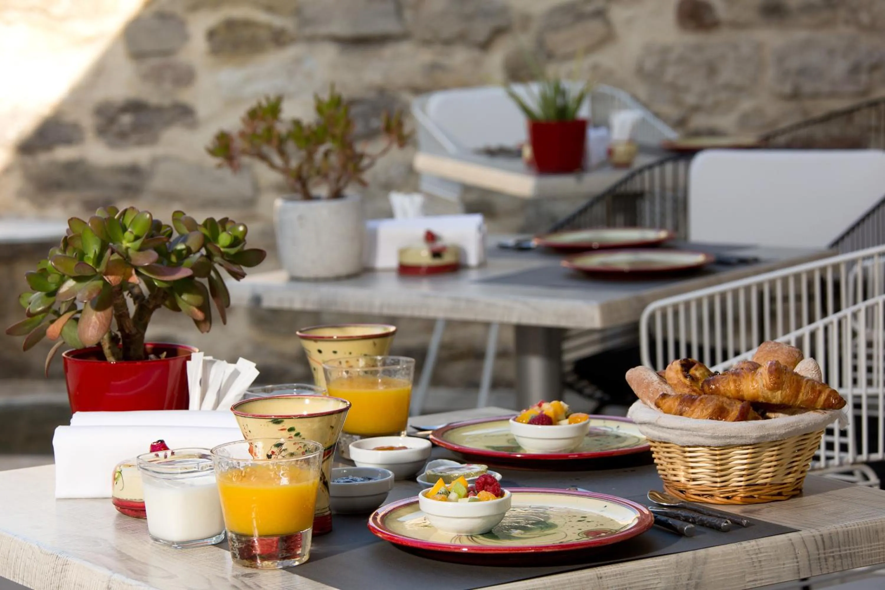 Breakfast in La Maison du Passage - Chambres - Suites premium, Spa, Piscine et Restaurant