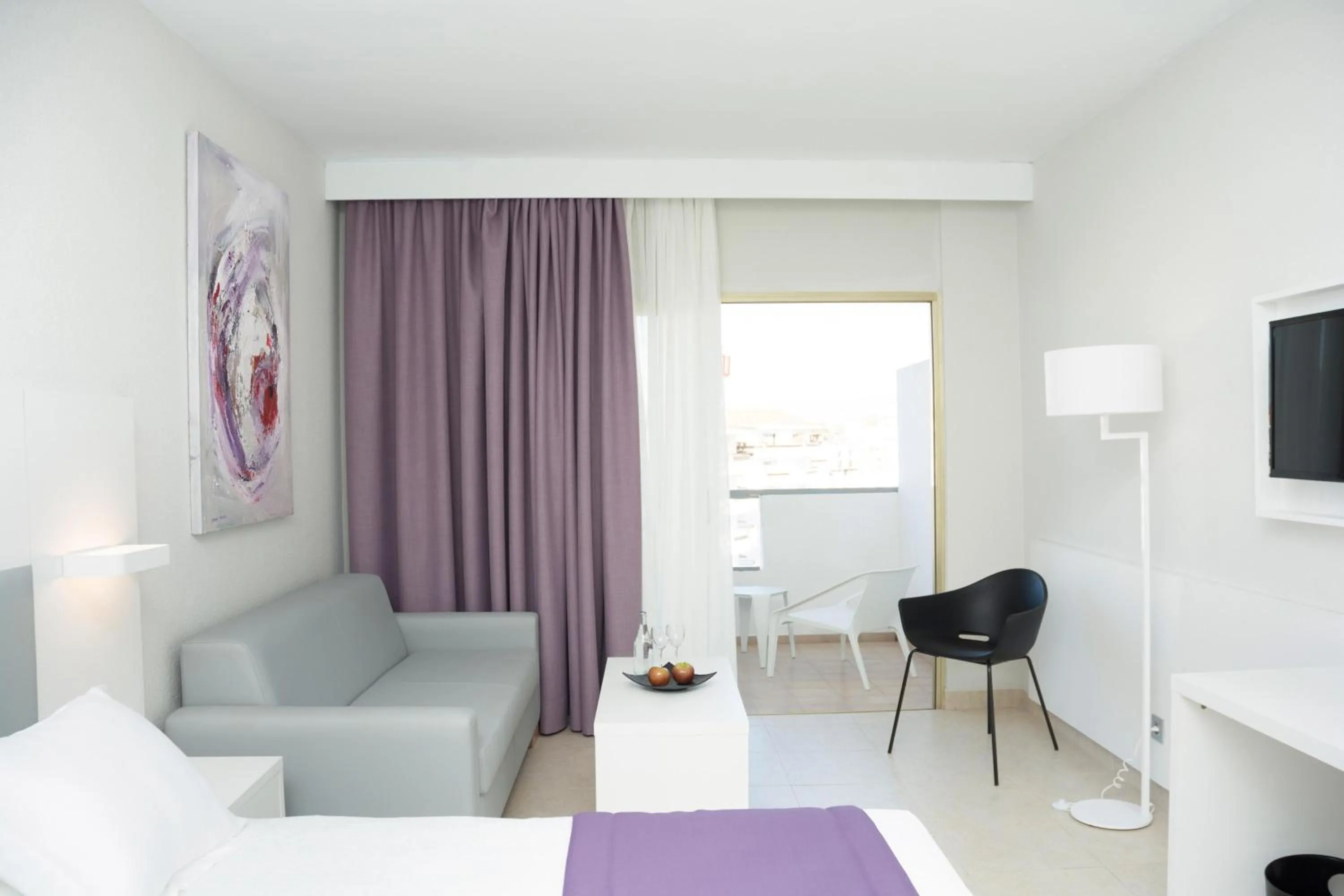 Photo of the whole room, Bed in Hotel Gran Canaria Princess - Adults Only