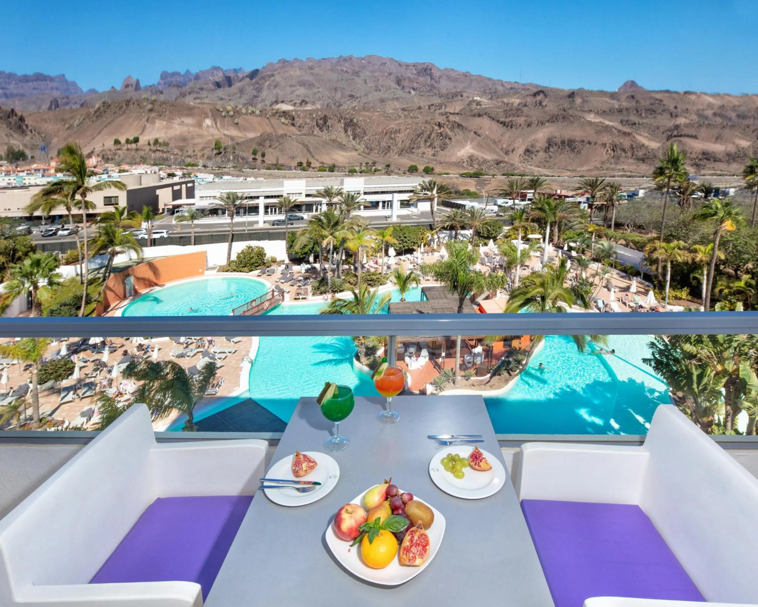 Swimming pool in Hotel Gran Canaria Princess - Adults Only